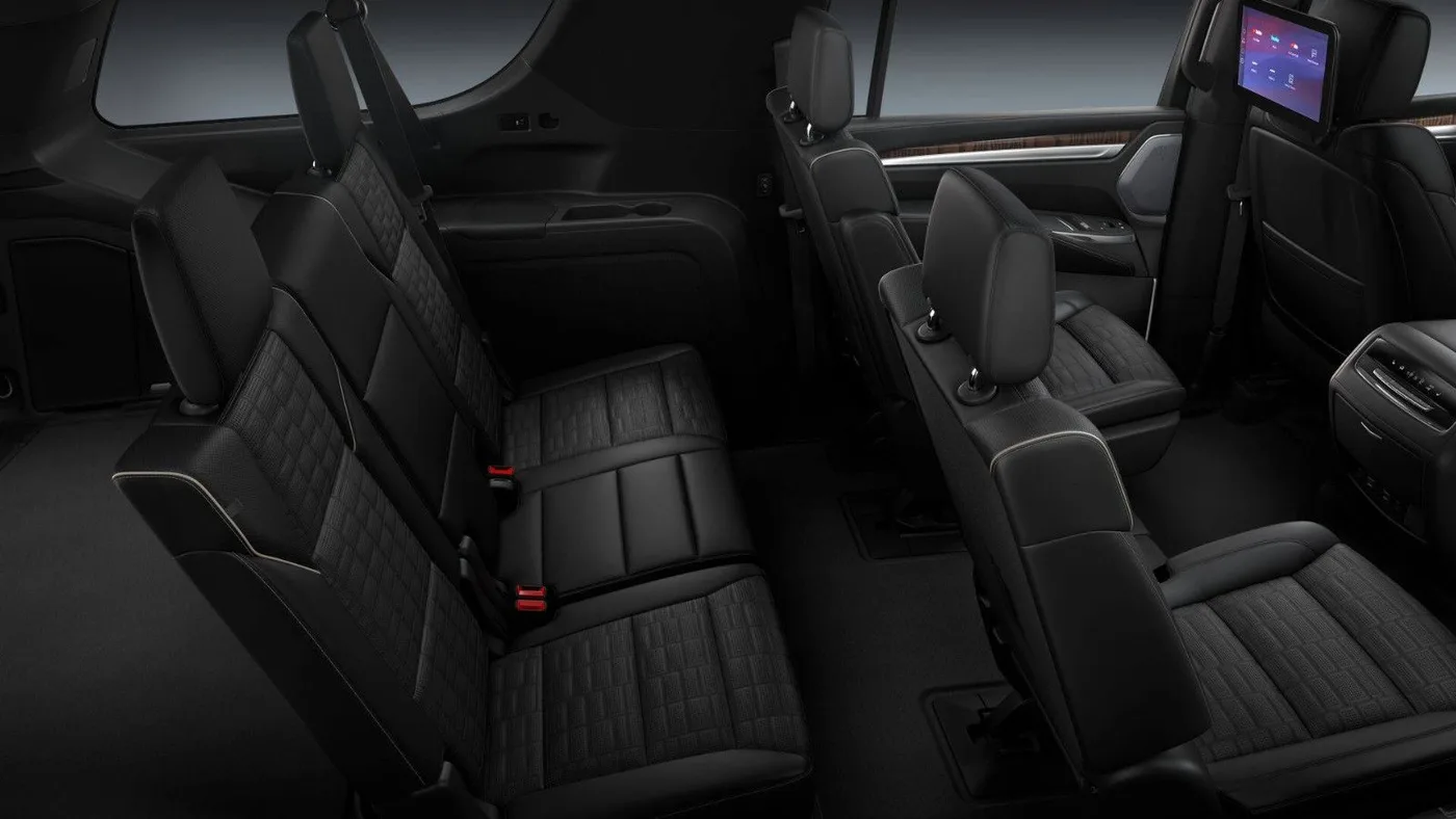 2026 Cadillac Escalade ESV offered by a supercar dealer in Schenefeld, Germany, photo 10 of 14