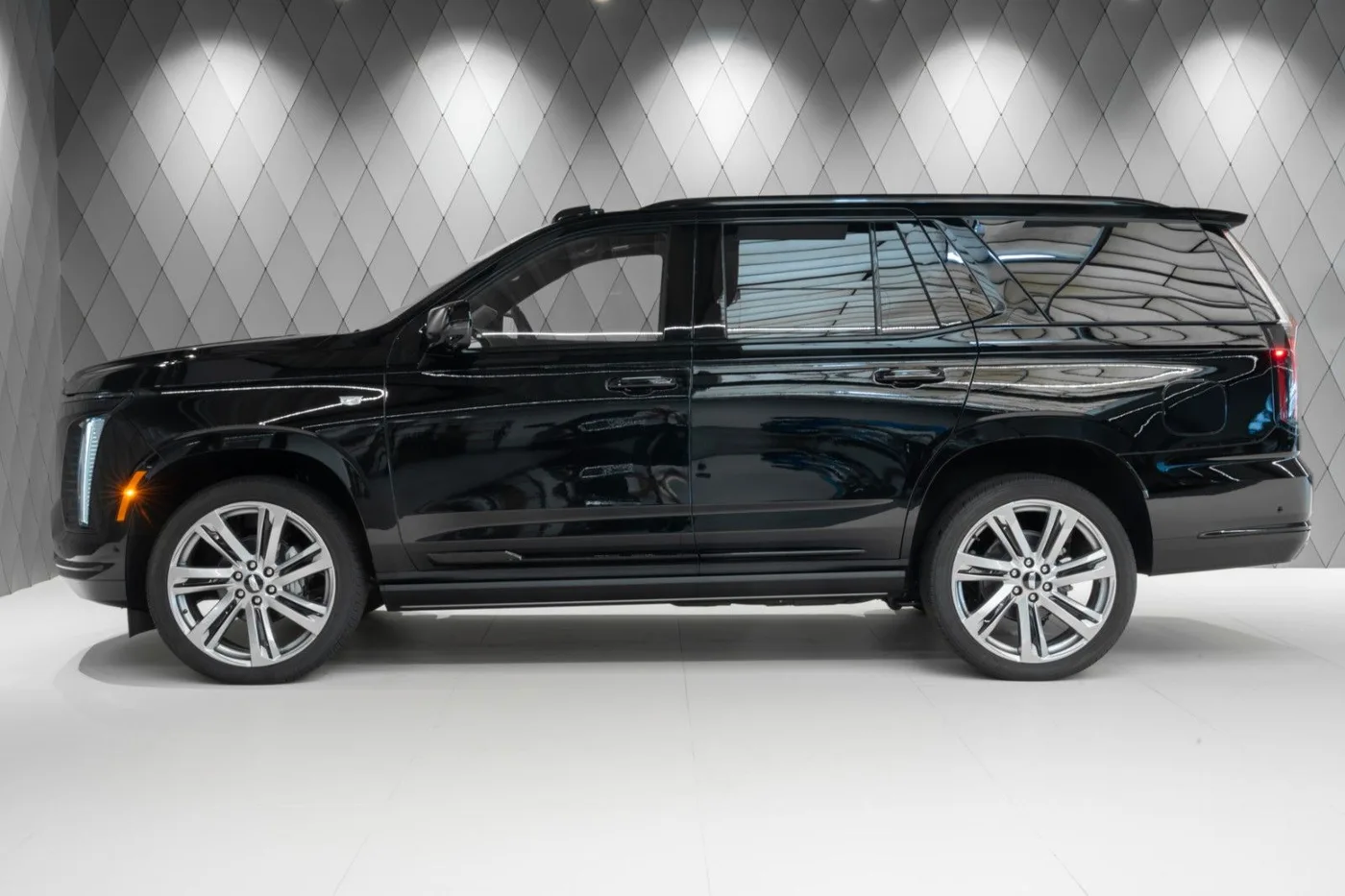 2026 Cadillac Escalade Long angeboten von einem Supersportwagenhändler in Schenefeld, Deutschland, Foto 4 von 10
