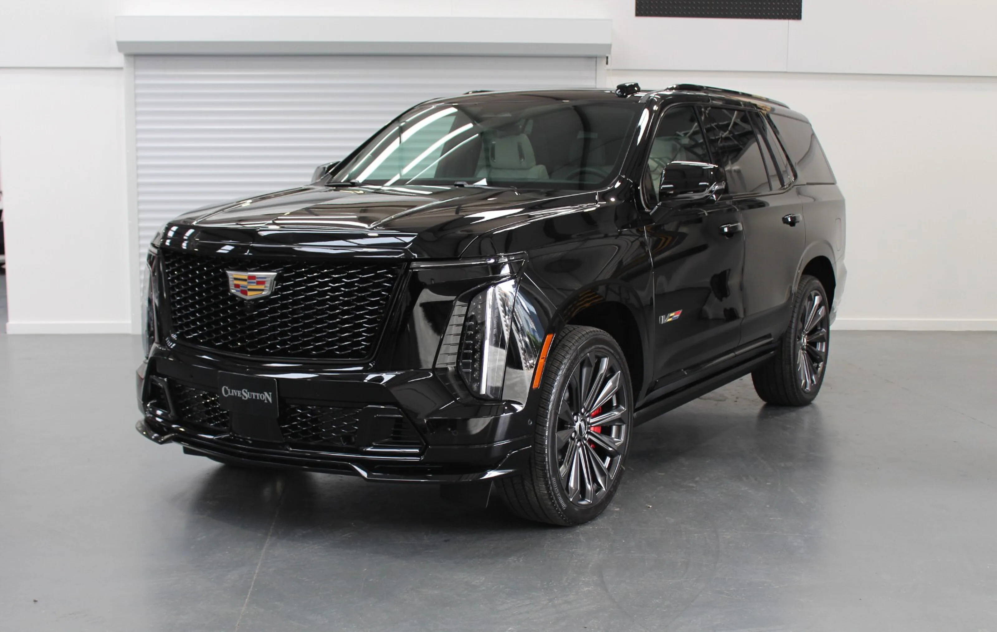 2026 Cadillac Escalade-V angeboten von einem Fachhändler in London, Vereinigtes Königreich, Hauptfoto
