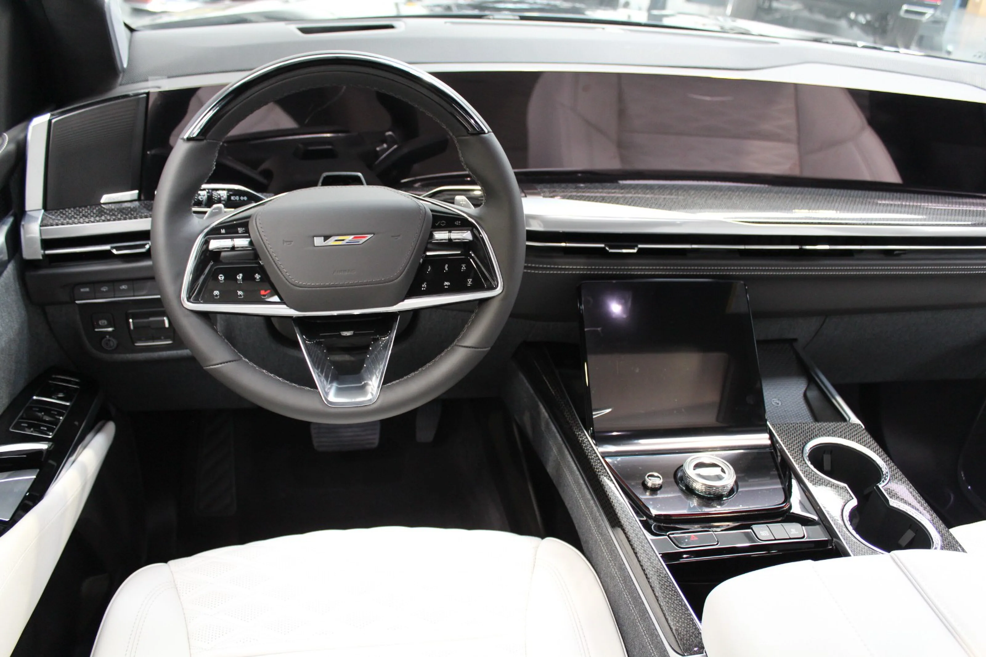 2026 Cadillac Escalade-V, 7/24