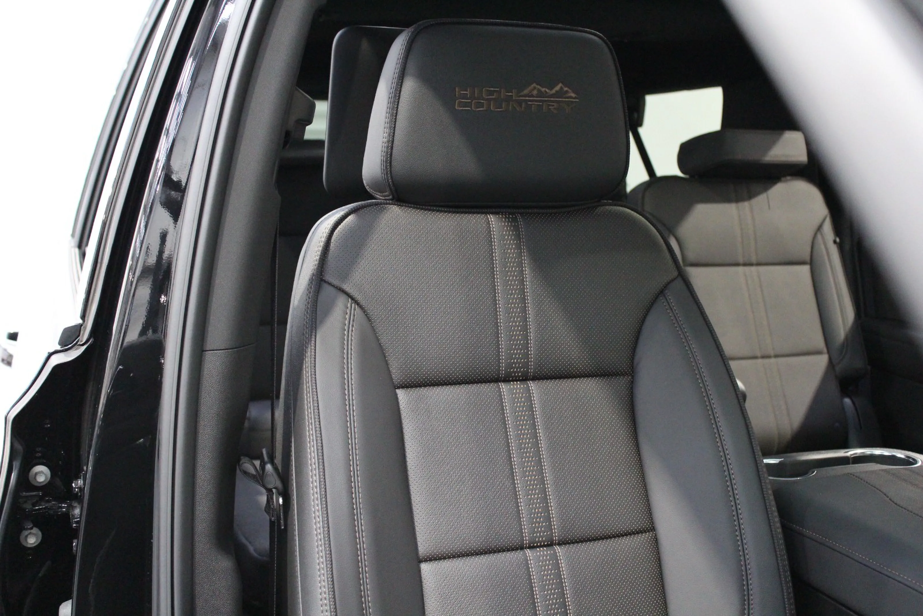 2026 Chevrolet Suburban High Country, 9/22