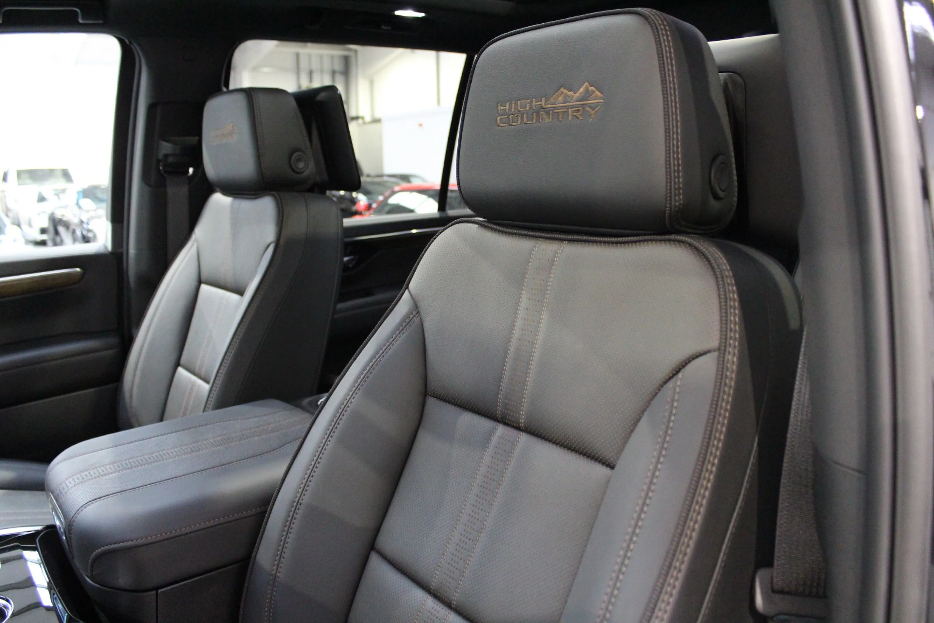 2026 Chevrolet Suburban High Country, 10/22