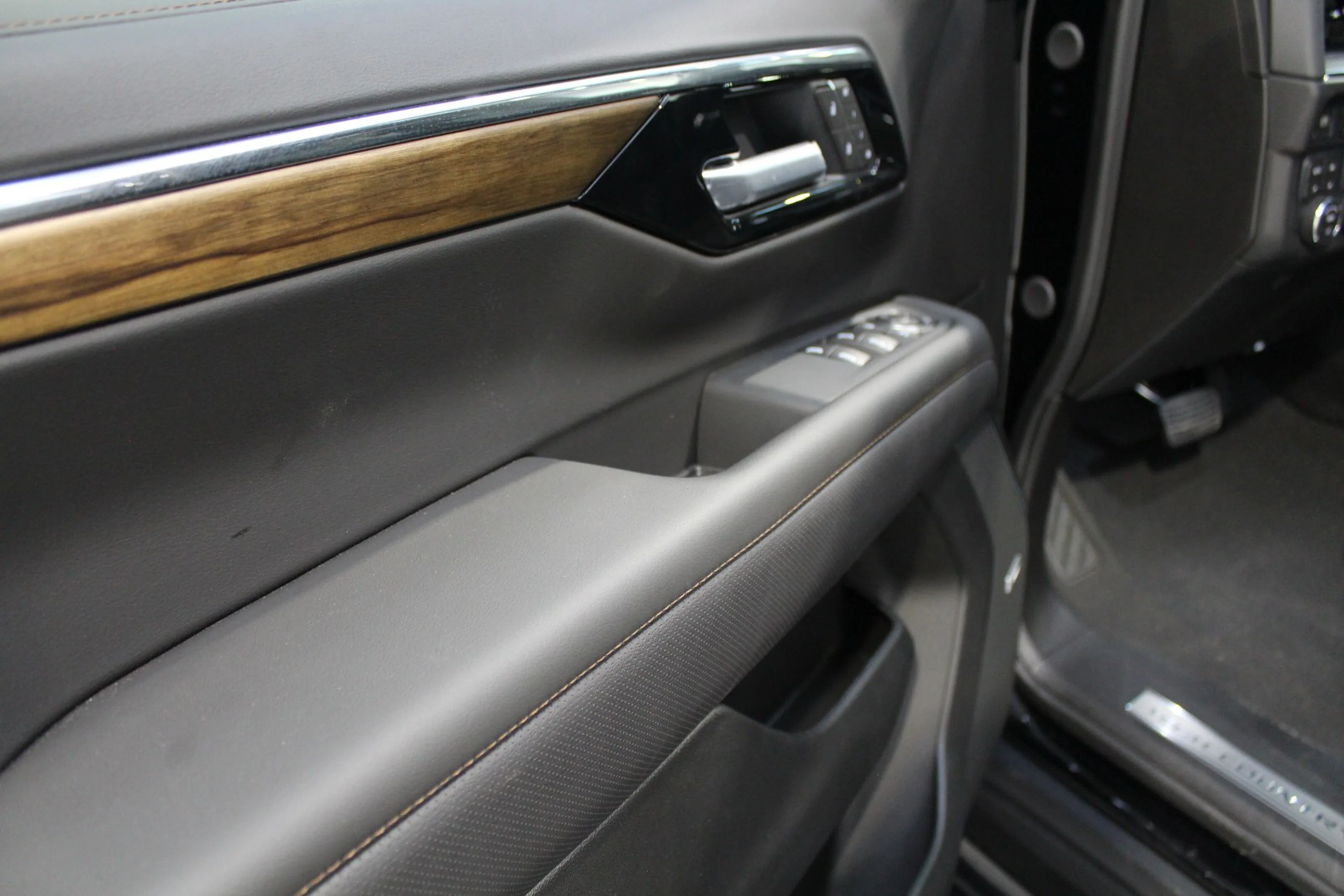 2026 Chevrolet Suburban High Country, 12/22