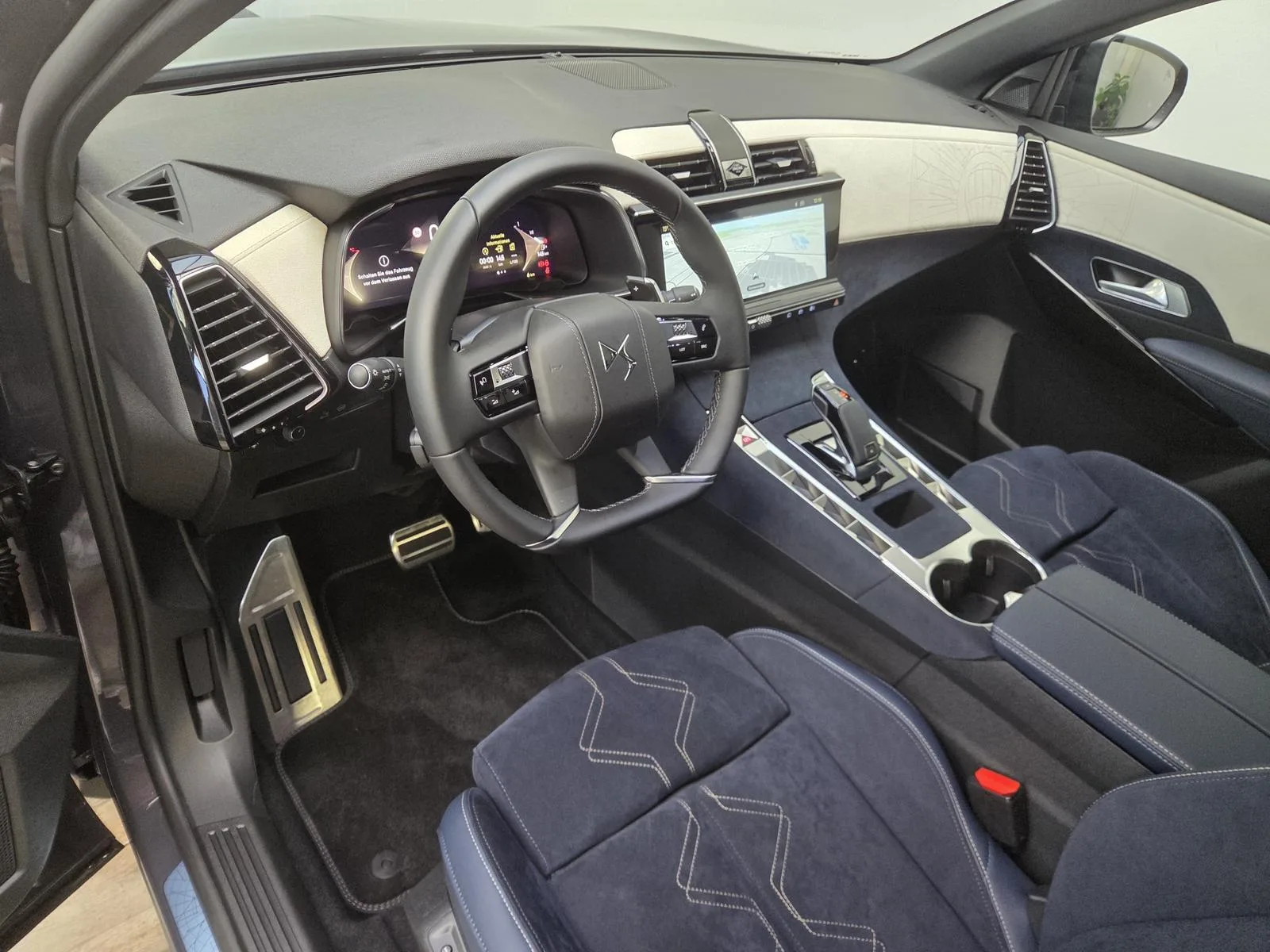 2026 DS Automobiles DS 7 Jules Verne, 8/30