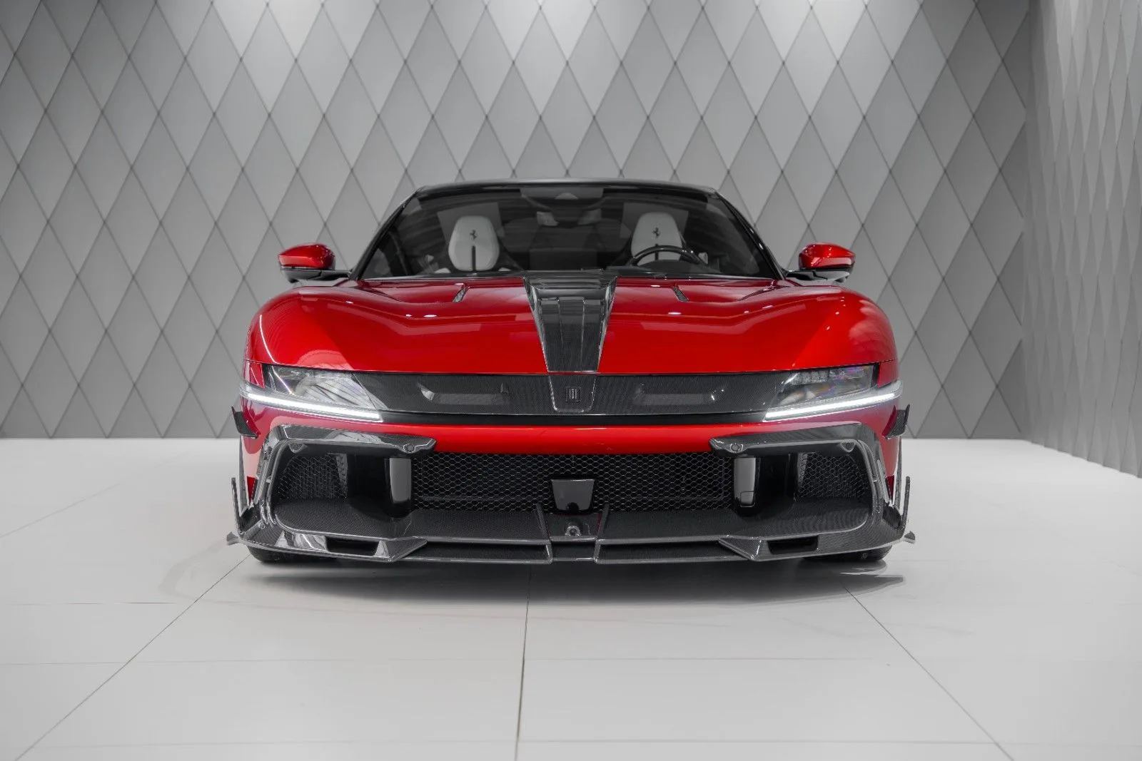 2026 Ferrari 12Cilindri by Mansory proposta da un concessionario specializzato a Schenefeld, Germania, foto principale