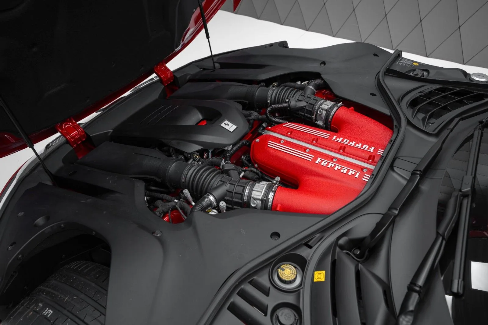 2026 Ferrari 12Cilindri by Mansory, 29/30