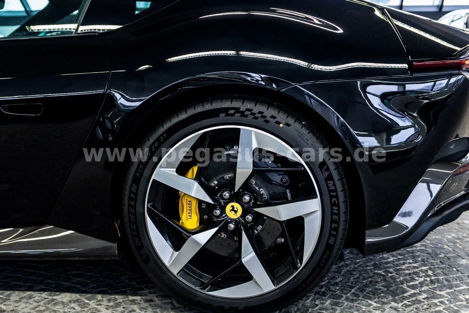 2026 Ferrari 12Cilindri, 9/30