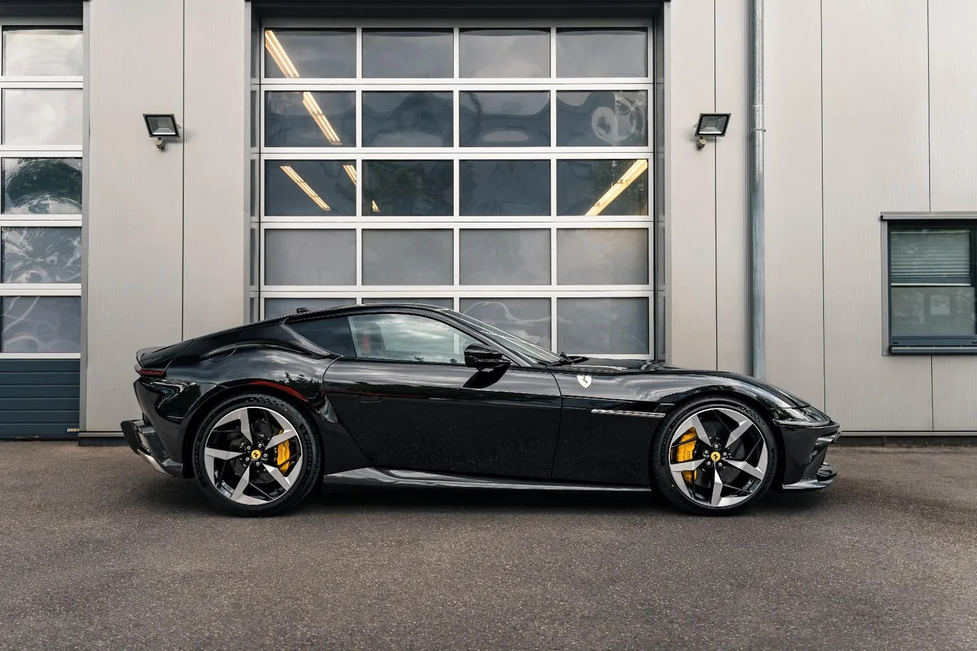 2026 Ferrari 12Cilindri proposée par un spécialiste de la supercar à Munich, Allemagne, photo 5 sur 21