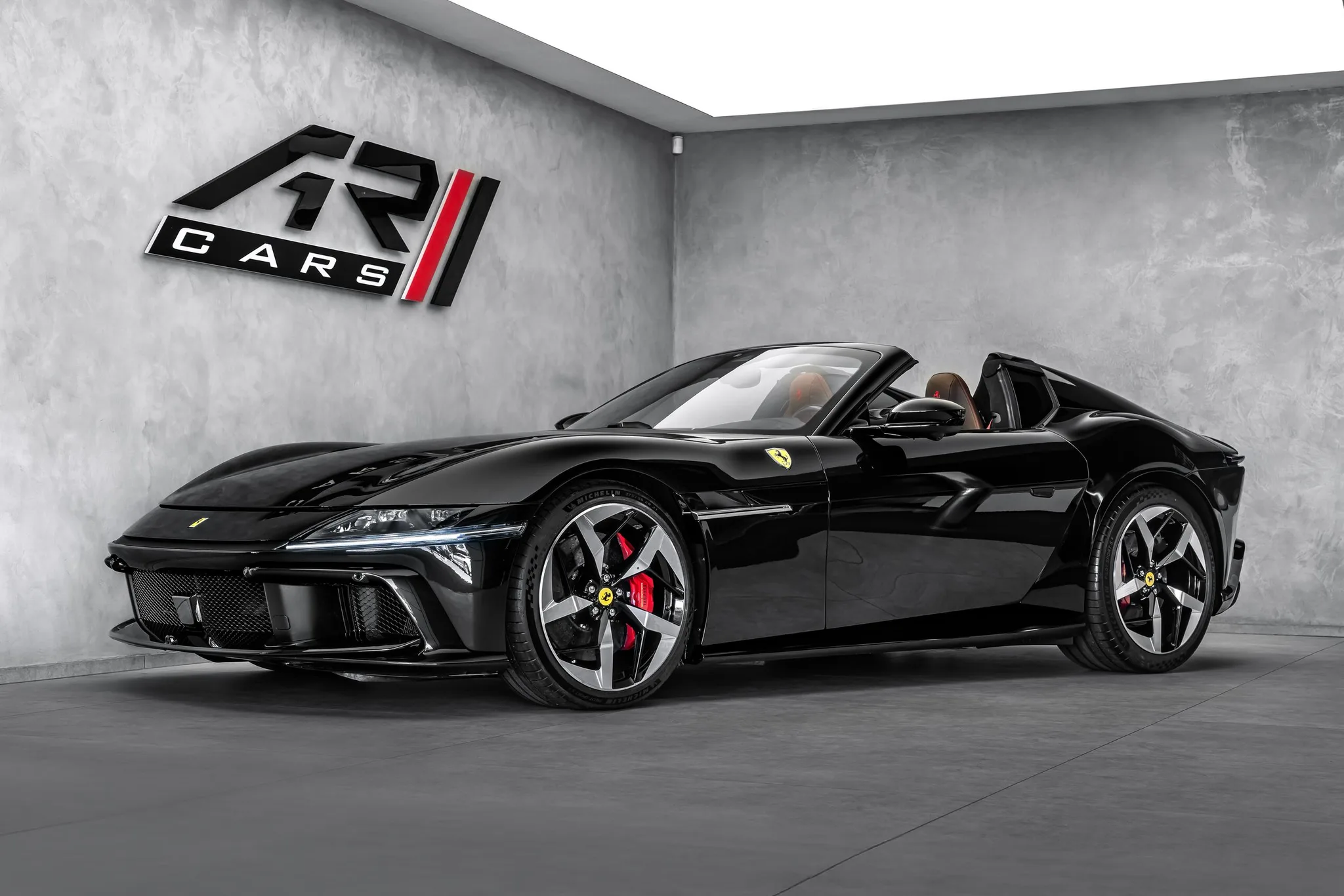 2026 Ferrari 12Cilindri Spider angeboten von einem Fachhändler in Ostrava, Tschechien, Hauptfoto