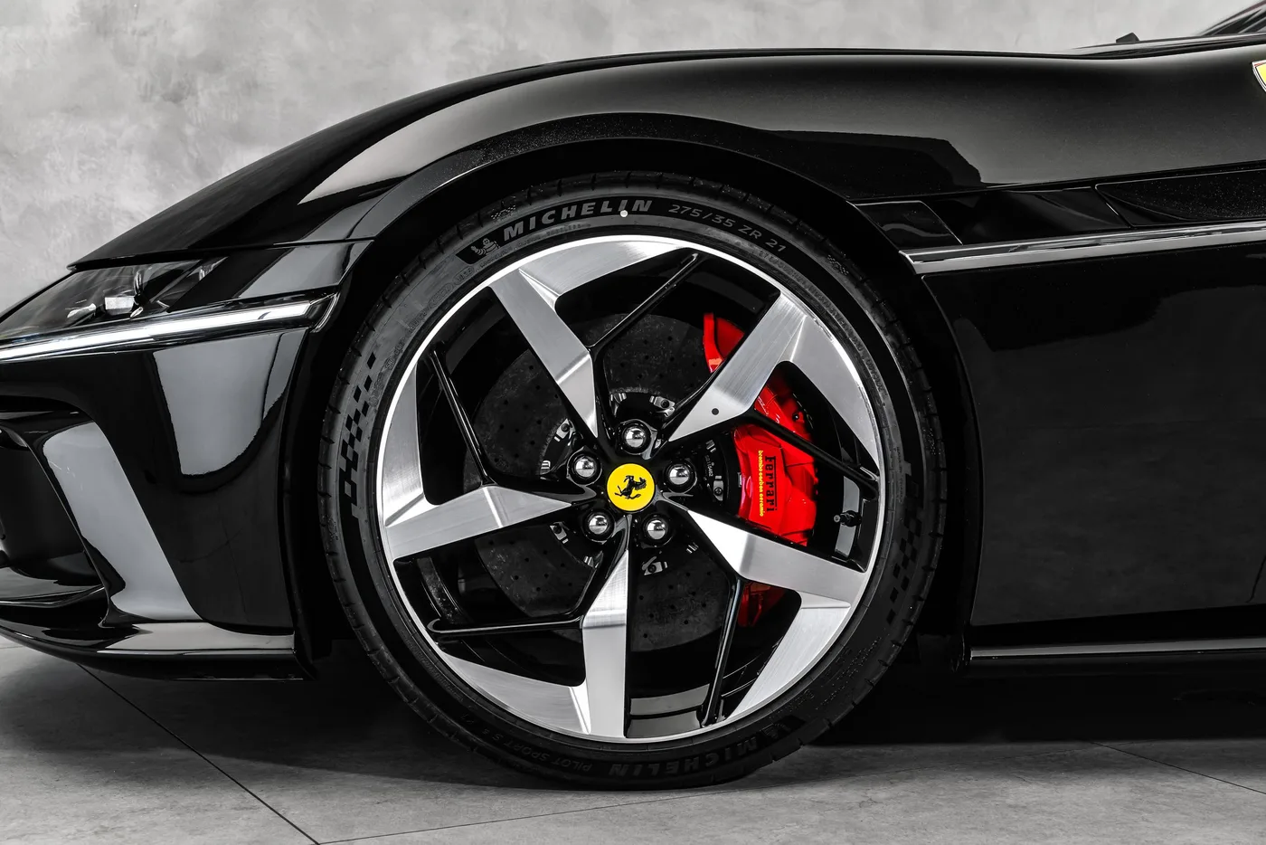 2026 Ferrari 12Cilindri Spider angeboten von einem Fachhändler in Ostrava, Tschechien, Foto 10 von 15
