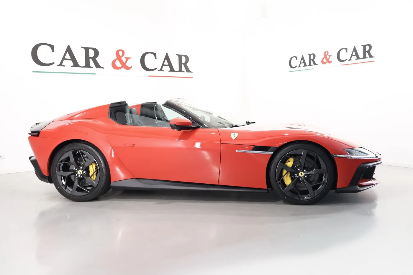 2026 Ferrari 12Cilindri Spider proposée par un spécialiste de la supercar à Zibido San Giacomo, Italie, photo 5 sur 25