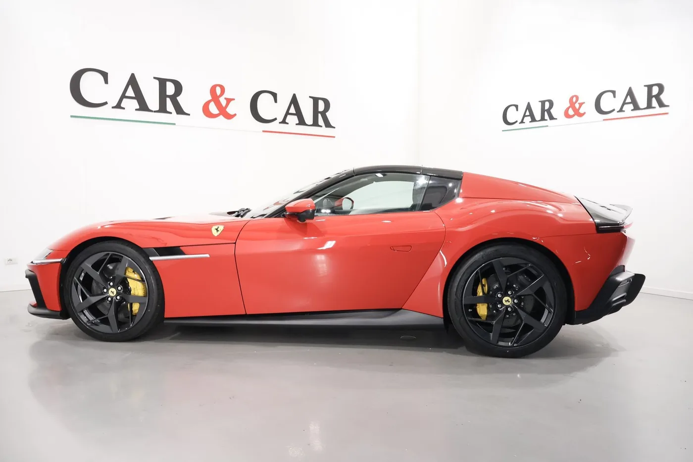 2026 Ferrari 12Cilindri Spider proposée par un spécialiste de la supercar à Zibido San Giacomo, Italie, photo 6 sur 25
