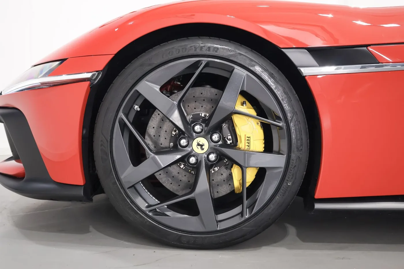 2026 Ferrari 12Cilindri Spider proposée par un spécialiste de la supercar à Zibido San Giacomo, Italie, photo 7 sur 25
