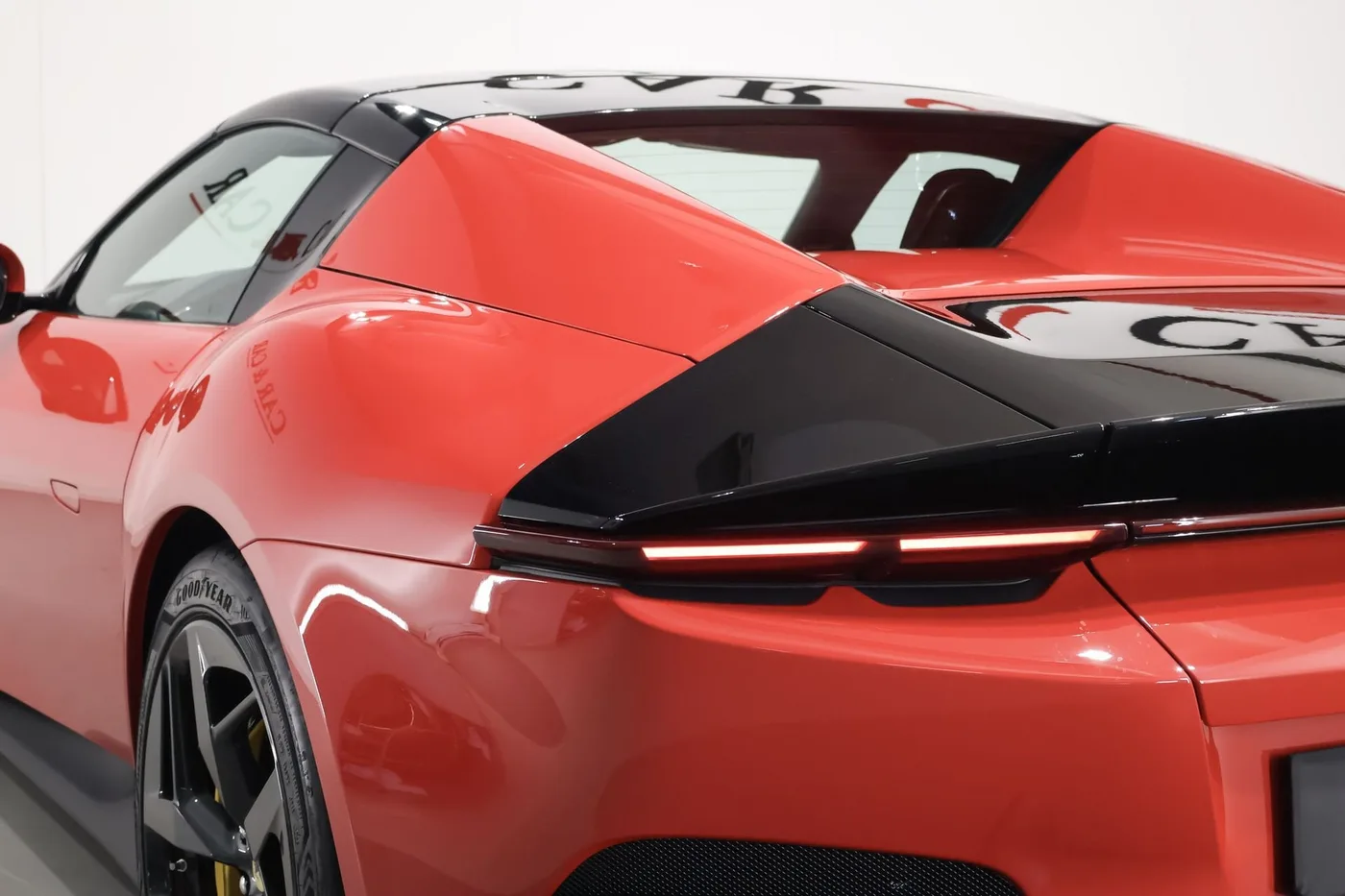 2026 Ferrari 12Cilindri Spider proposée par un spécialiste de la supercar à Zibido San Giacomo, Italie, photo 15 sur 25
