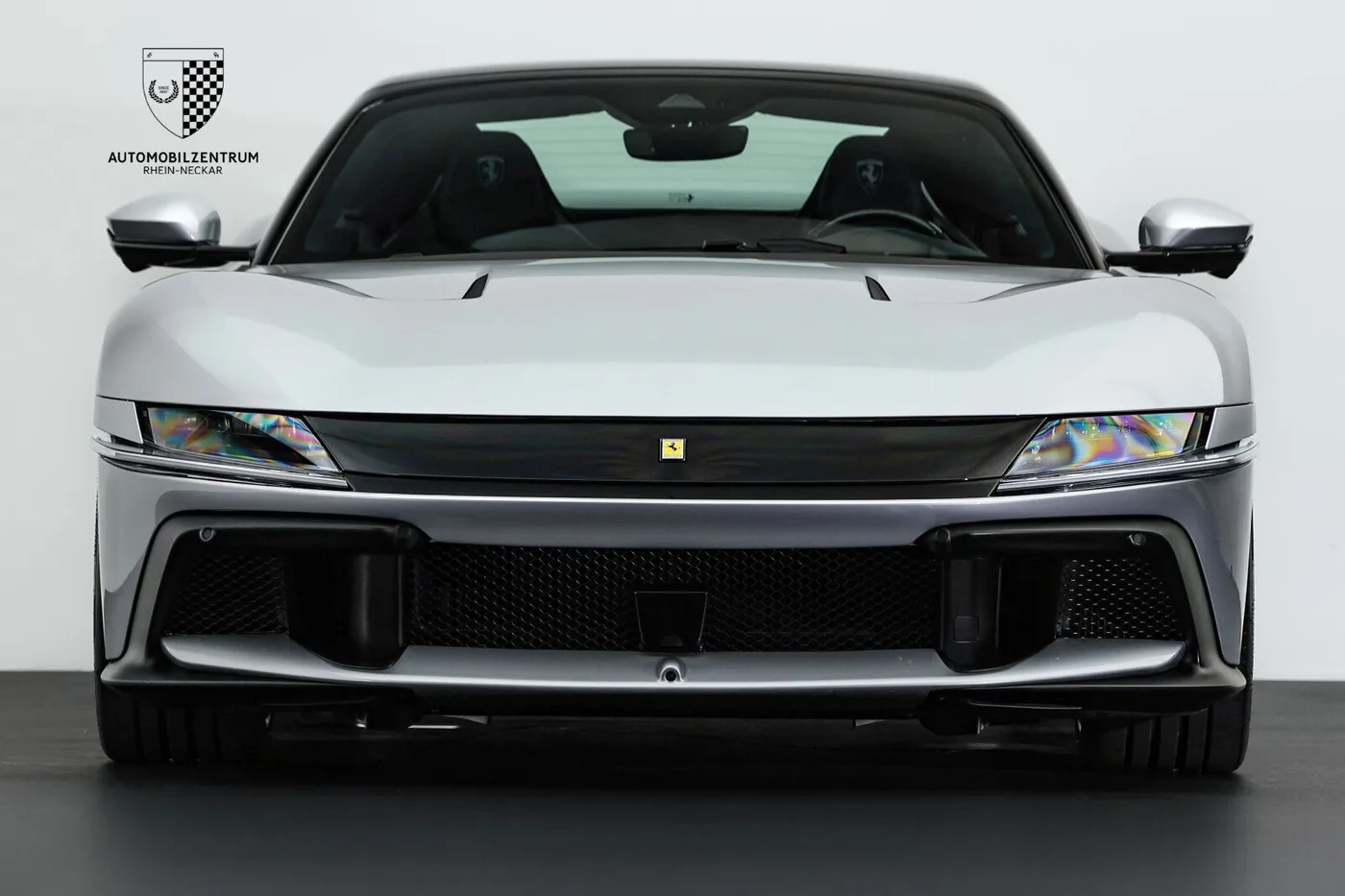 2026 Ferrari 12Cilindri Spider proposée par un spécialiste de la supercar à Viernheim, Allemagne, photo 2 sur 25