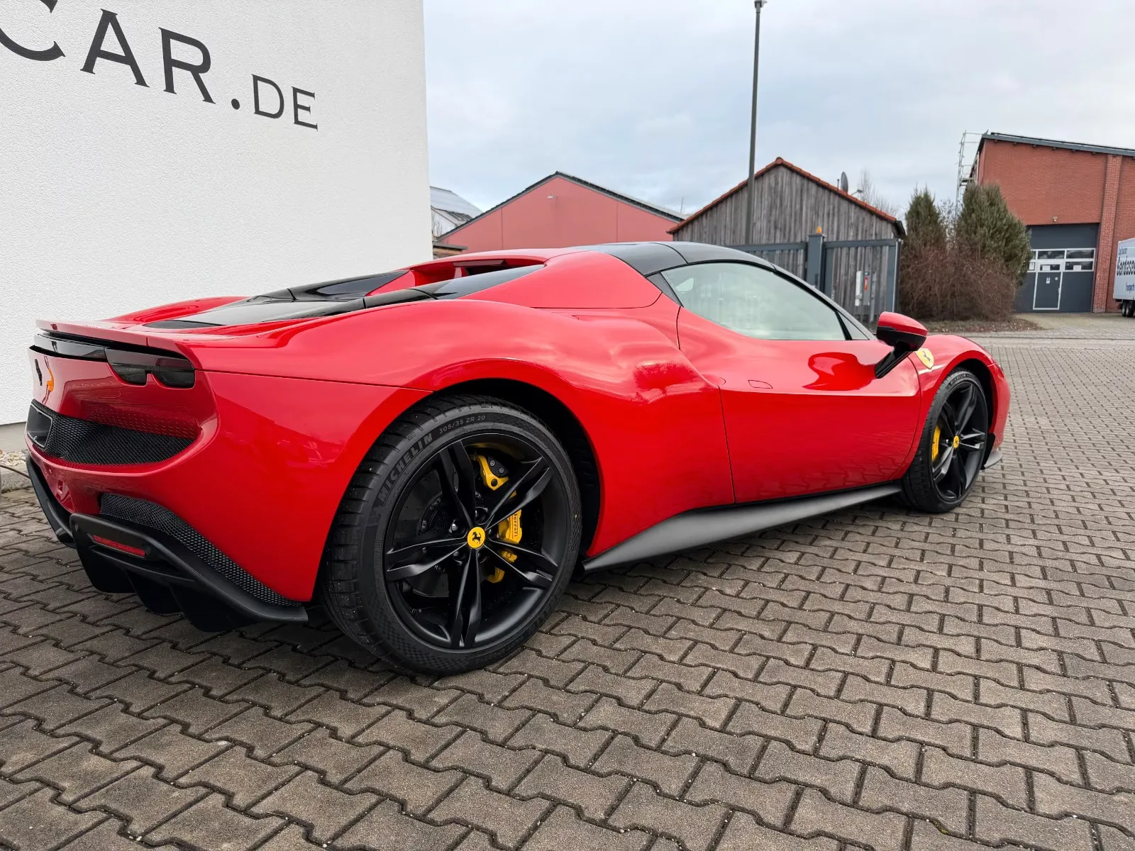 2026 Ferrari 296 GTS, 12/30