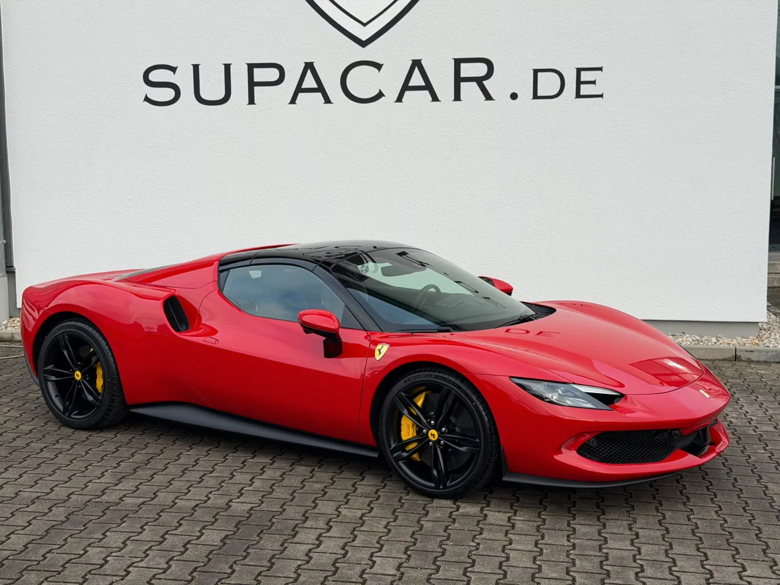 2026 Ferrari 296 GTS, 15/30