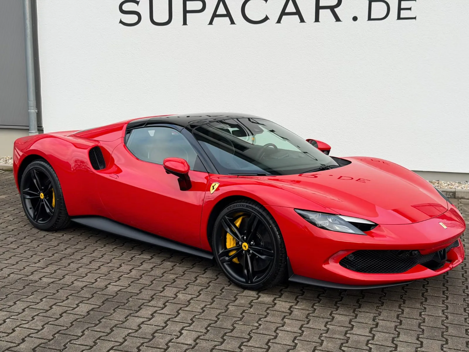 2026 Ferrari 296 GTS, 18/30
