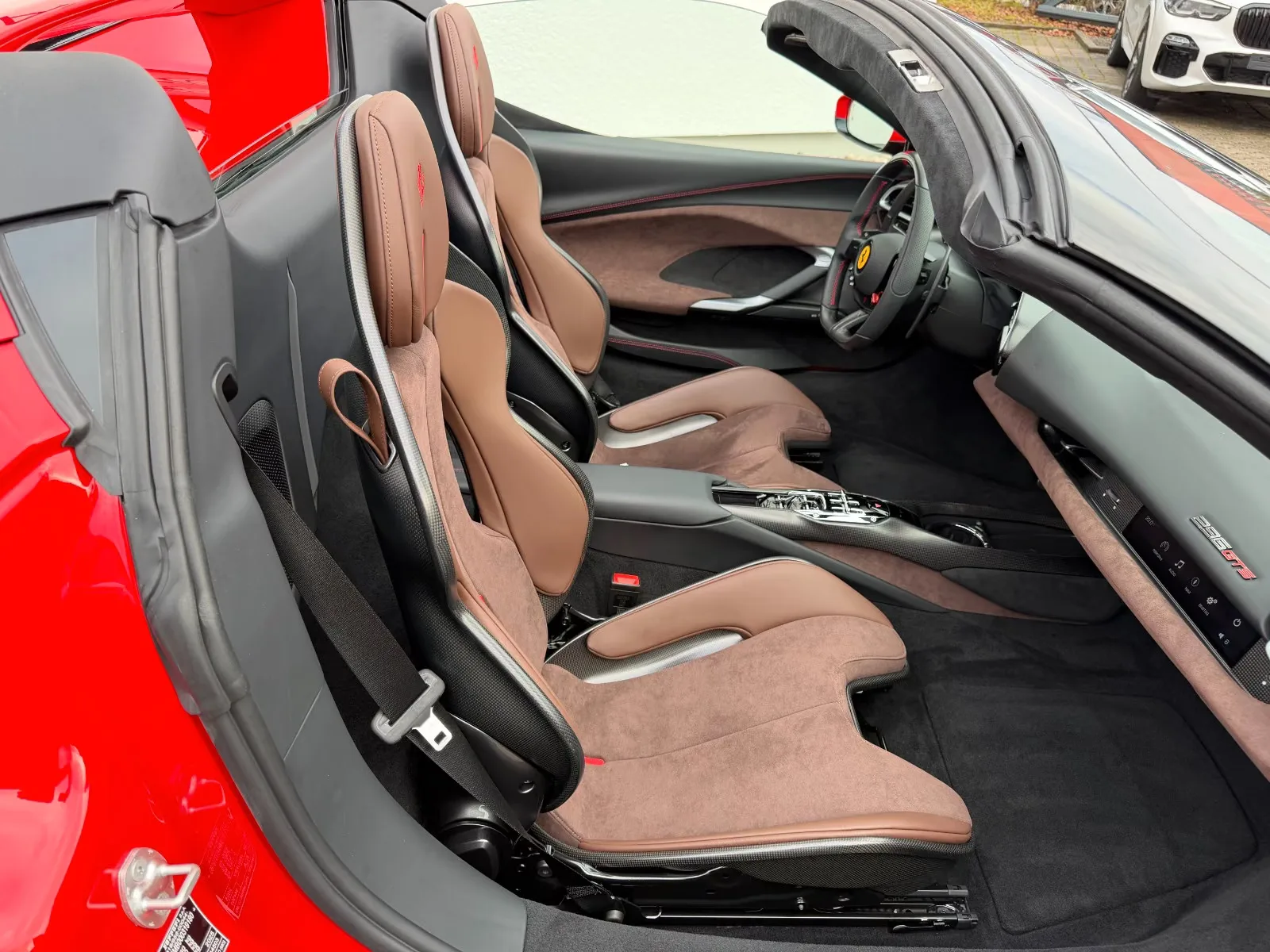 2026 Ferrari 296 GTS, 27/30