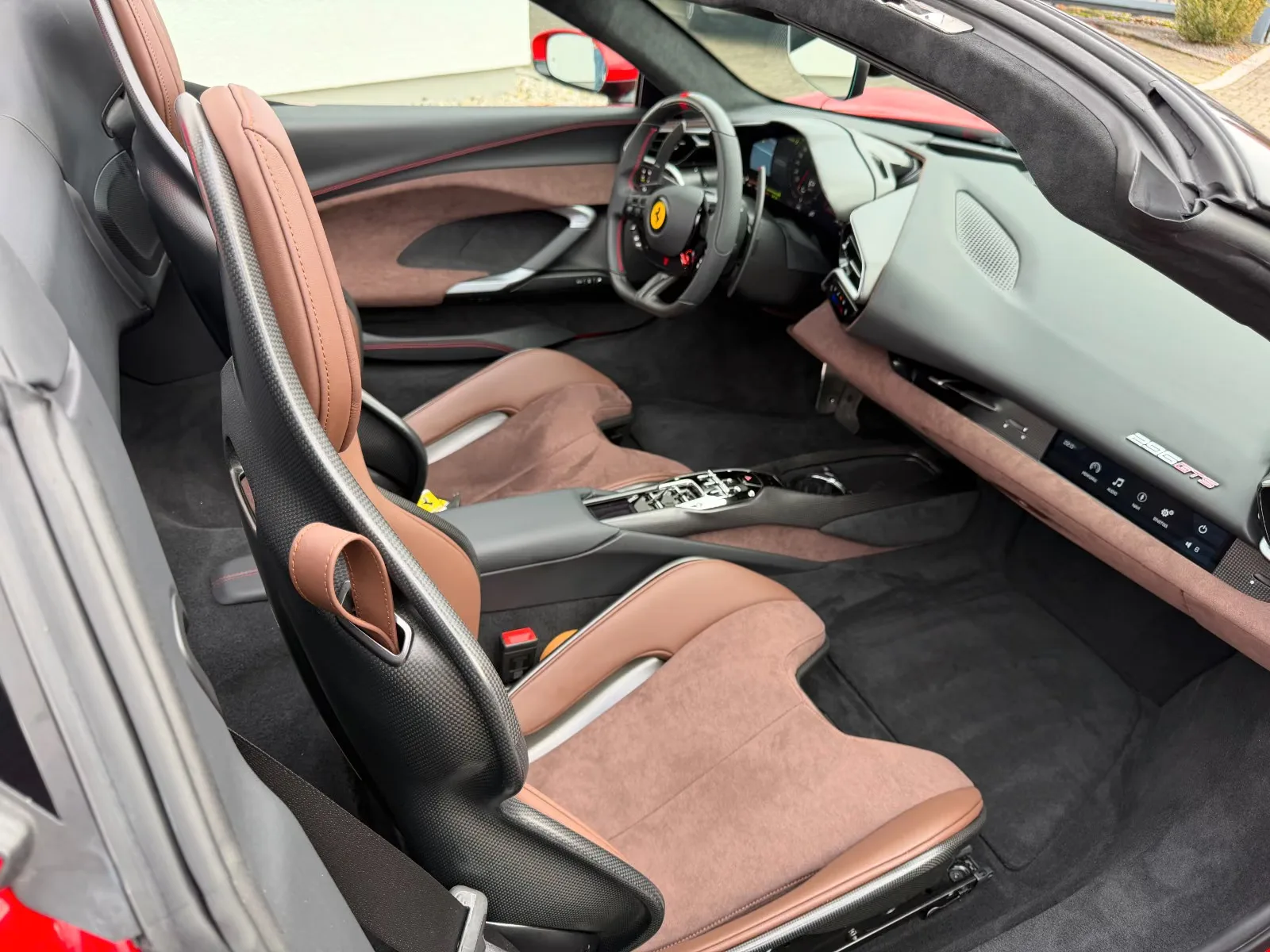 2026 Ferrari 296 GTS, 28/30