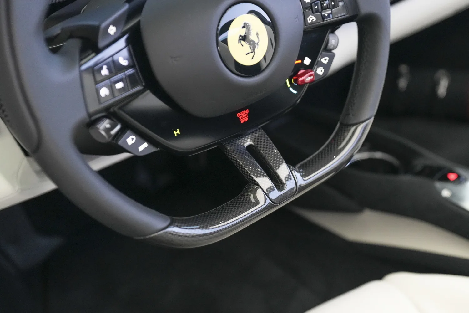 2026 Ferrari 296 GTS, 3/15