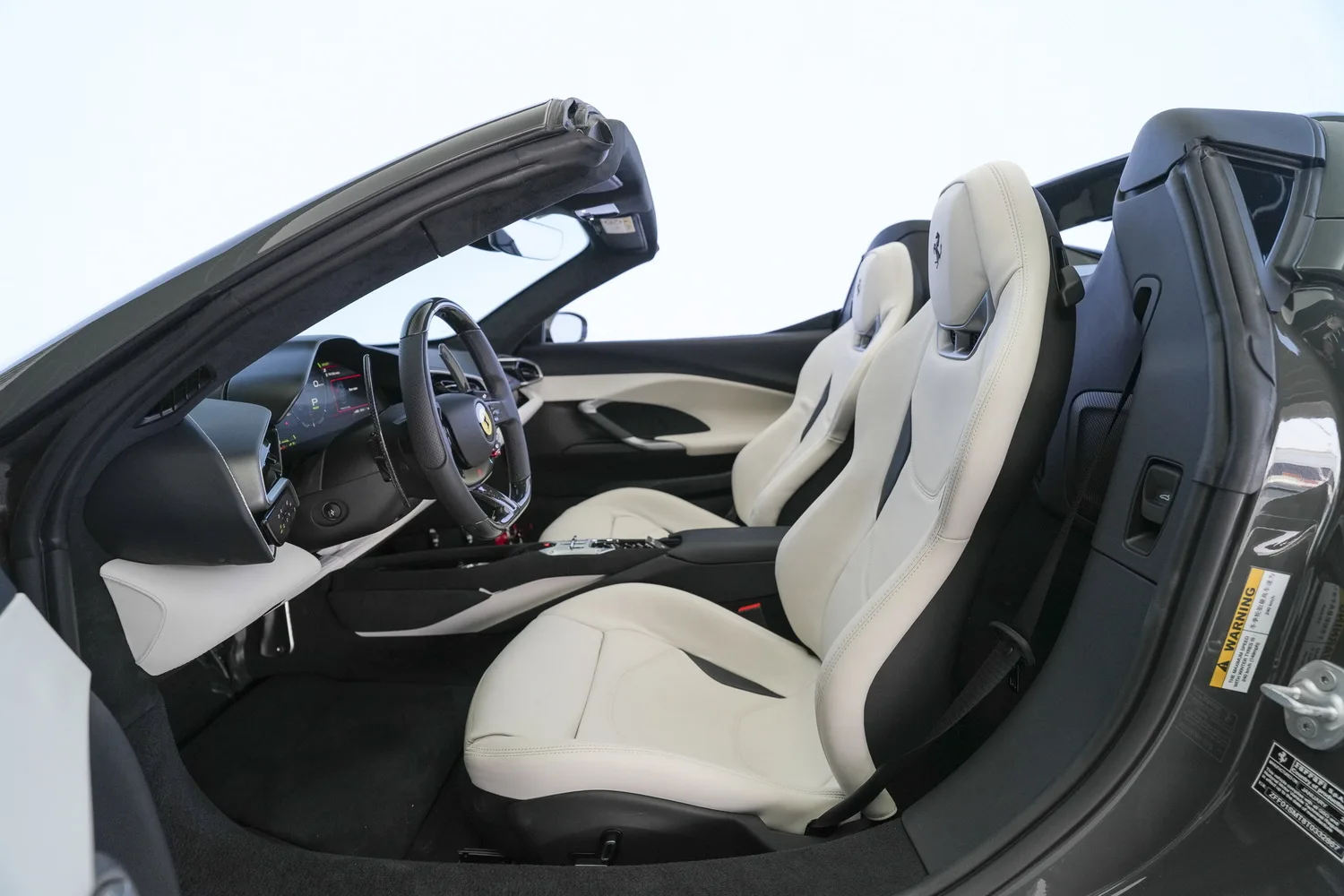 2026 Ferrari 296 GTS, 5/15