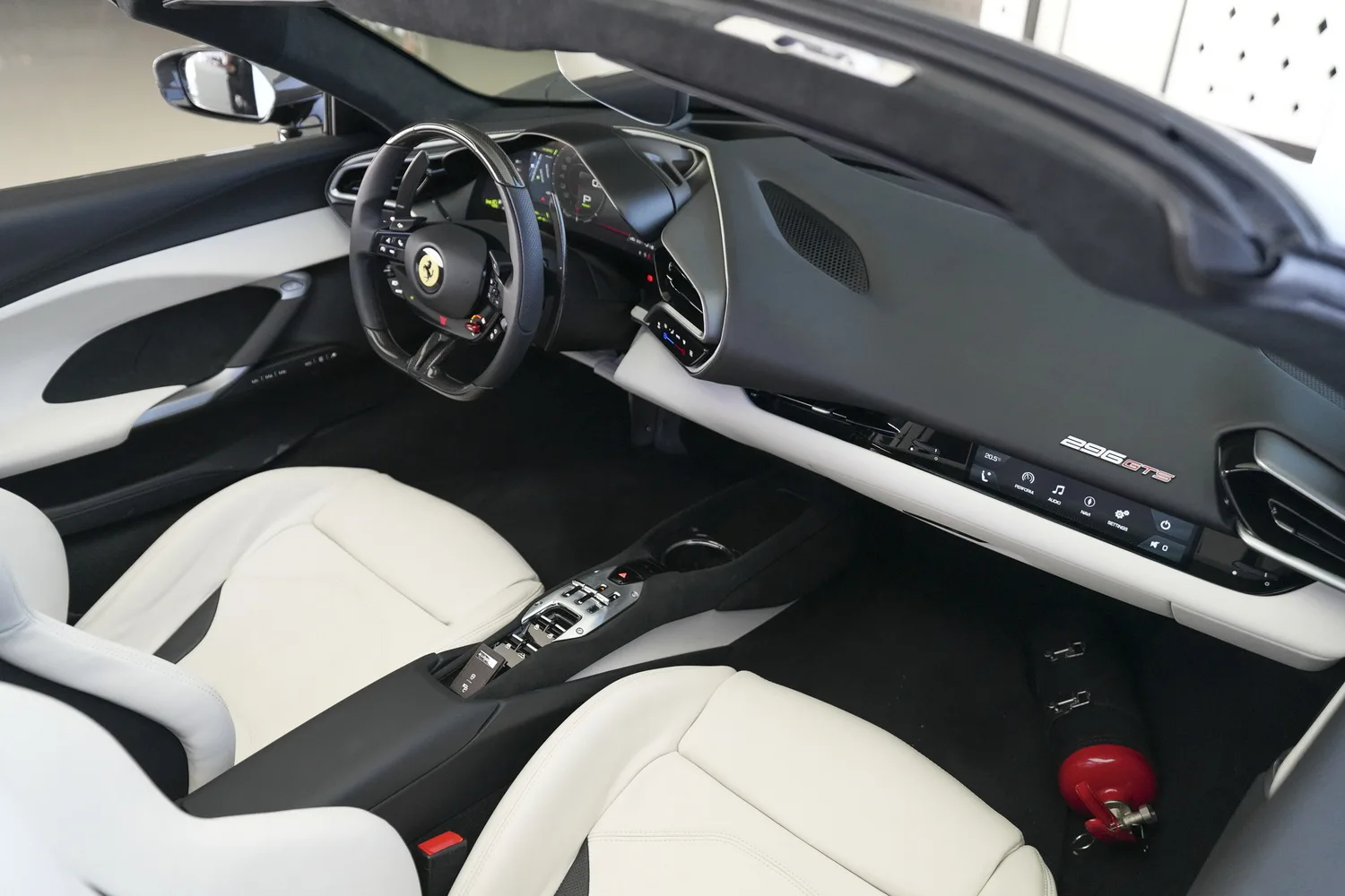2026 Ferrari 296 GTS, 7/15