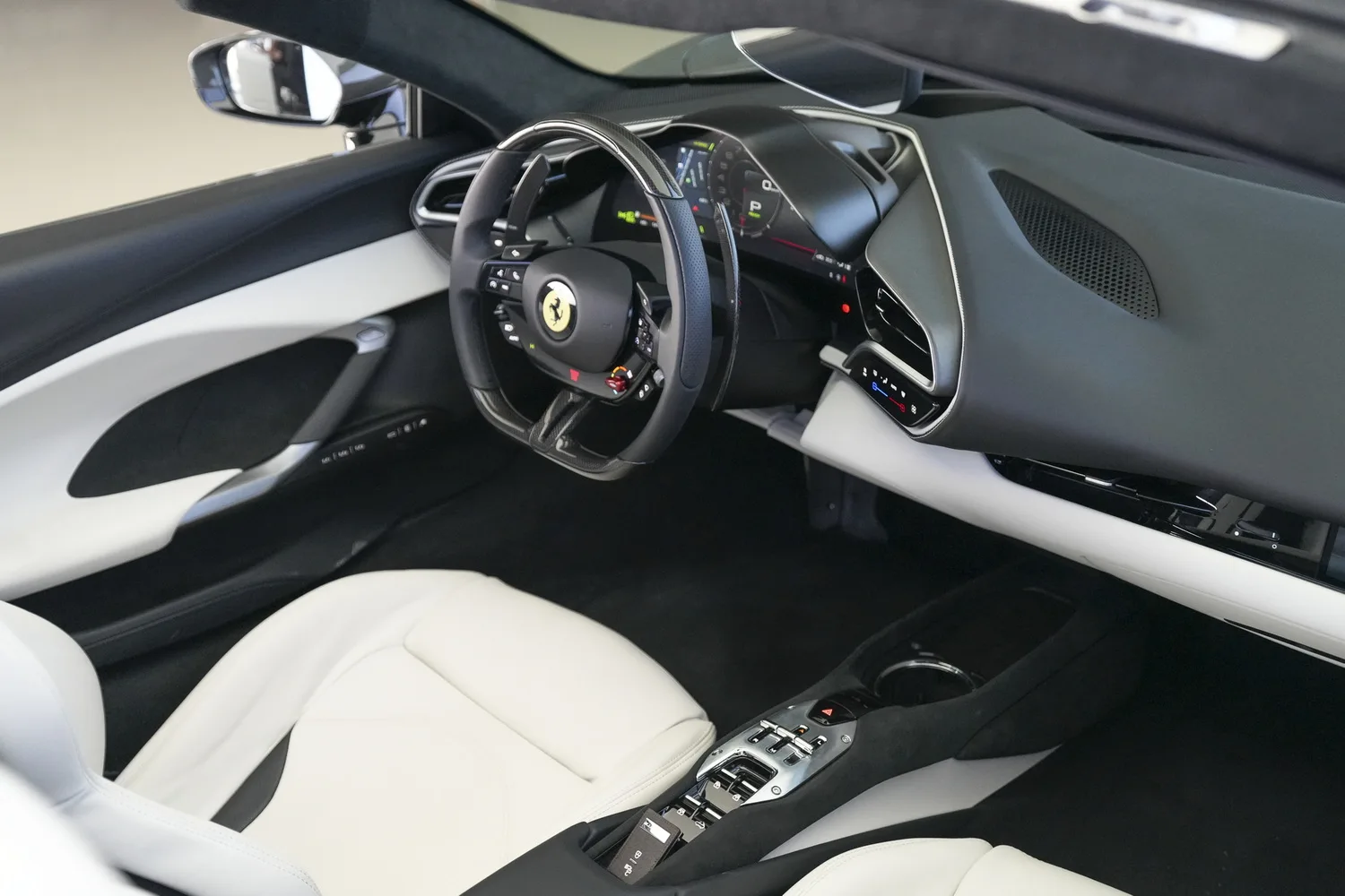 2026 Ferrari 296 GTS, 8/15
