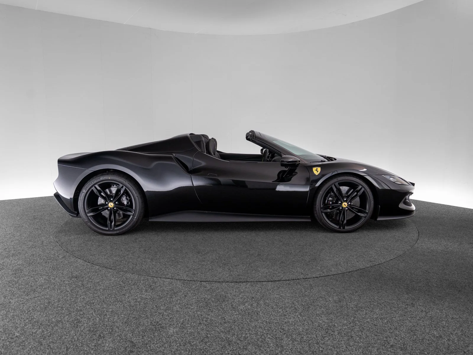 2026 Ferrari 296 GTS, 4/30