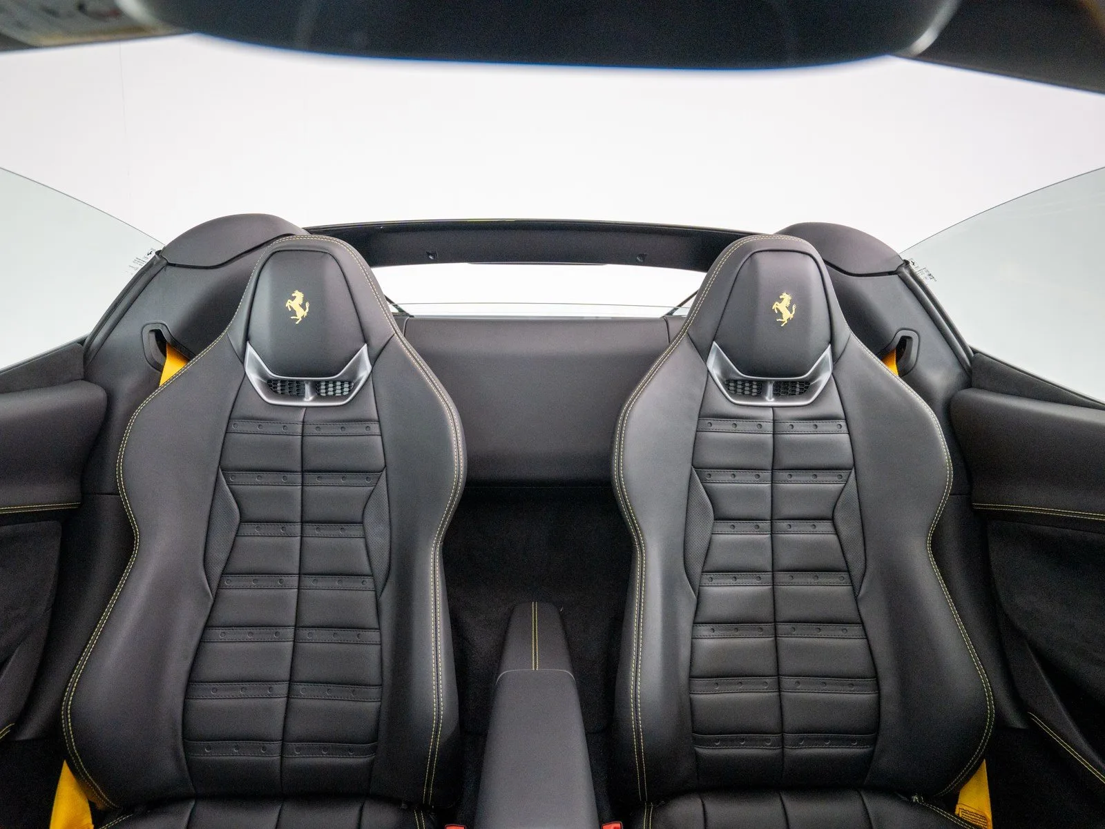 2026 Ferrari 296 GTS, 10/30