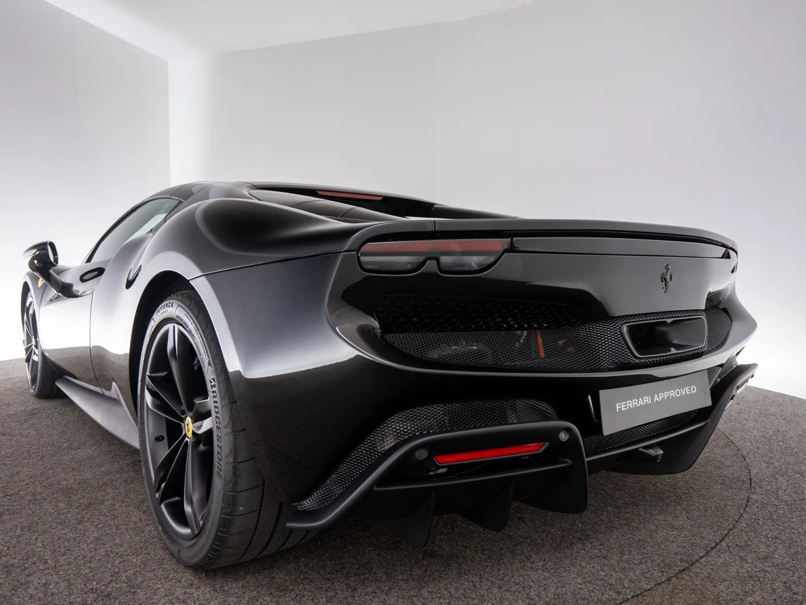 2026 Ferrari 296 GTS, 21/30