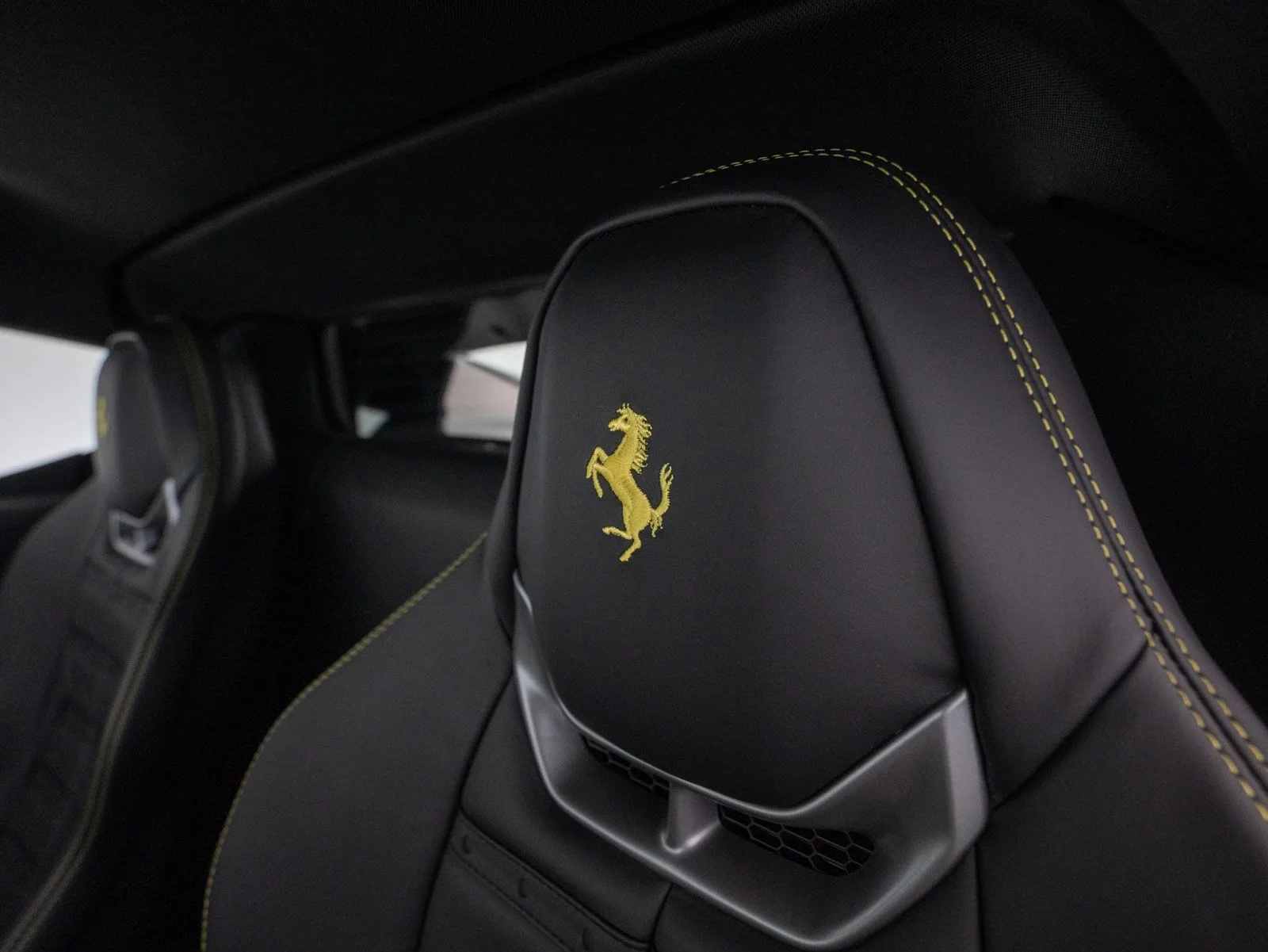 2026 Ferrari 296 GTS, 28/30