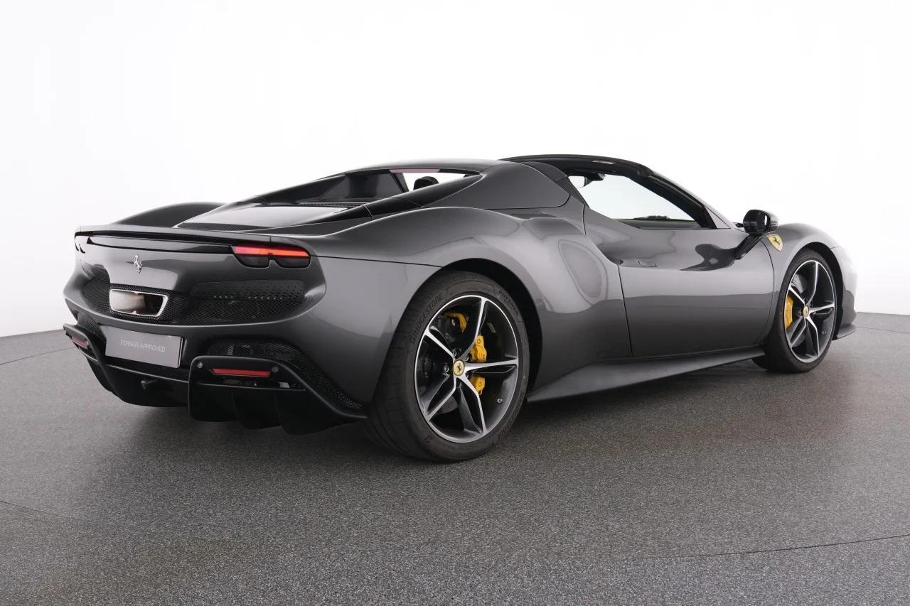 2026 Ferrari 296 GTS offered by a specialist dealer in Meerbusch, Germany, photo 3 of 6