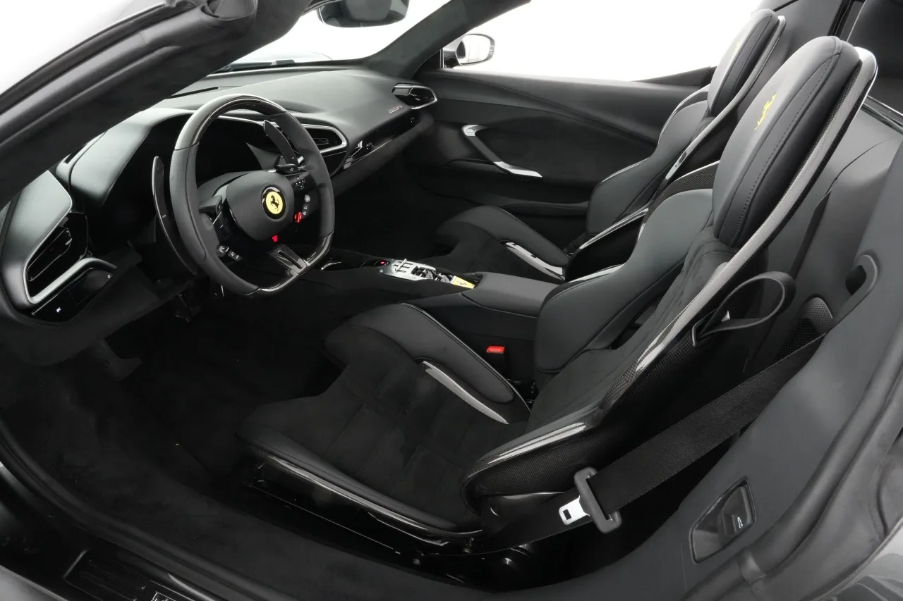 2026 Ferrari 296 GTS offered by a specialist dealer in Meerbusch, Germany, photo 5 of 6