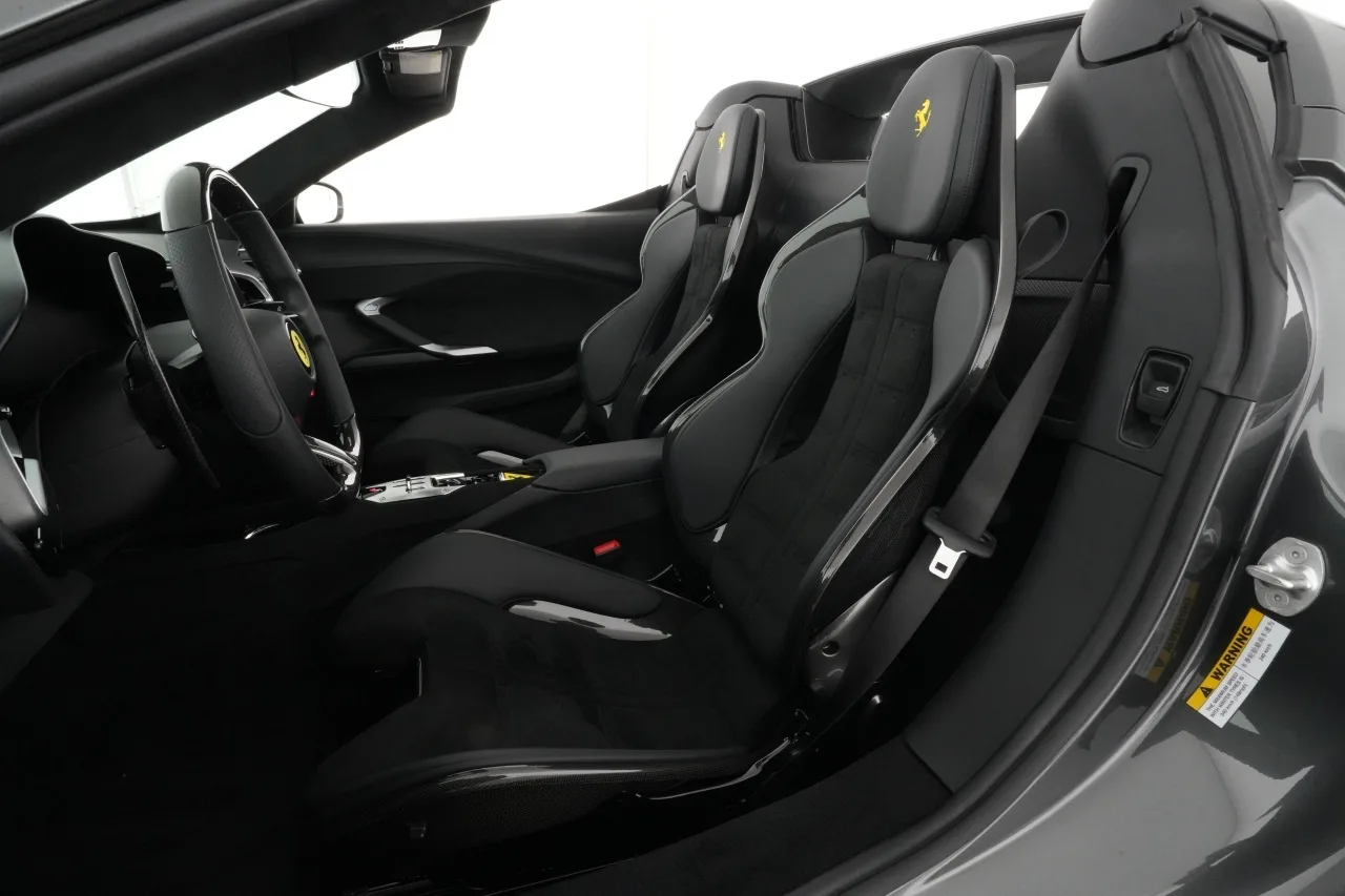 2026 Ferrari 296 GTS offered by a specialist dealer in Meerbusch, Germany, photo 6 of 6