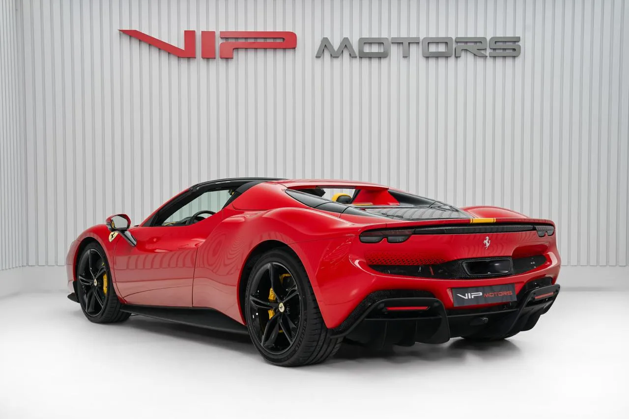 2026 Ferrari 296 GTS, 4/13