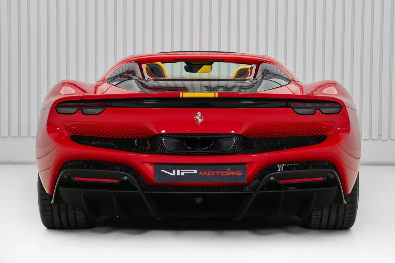 2026 Ferrari 296 GTS, 5/13