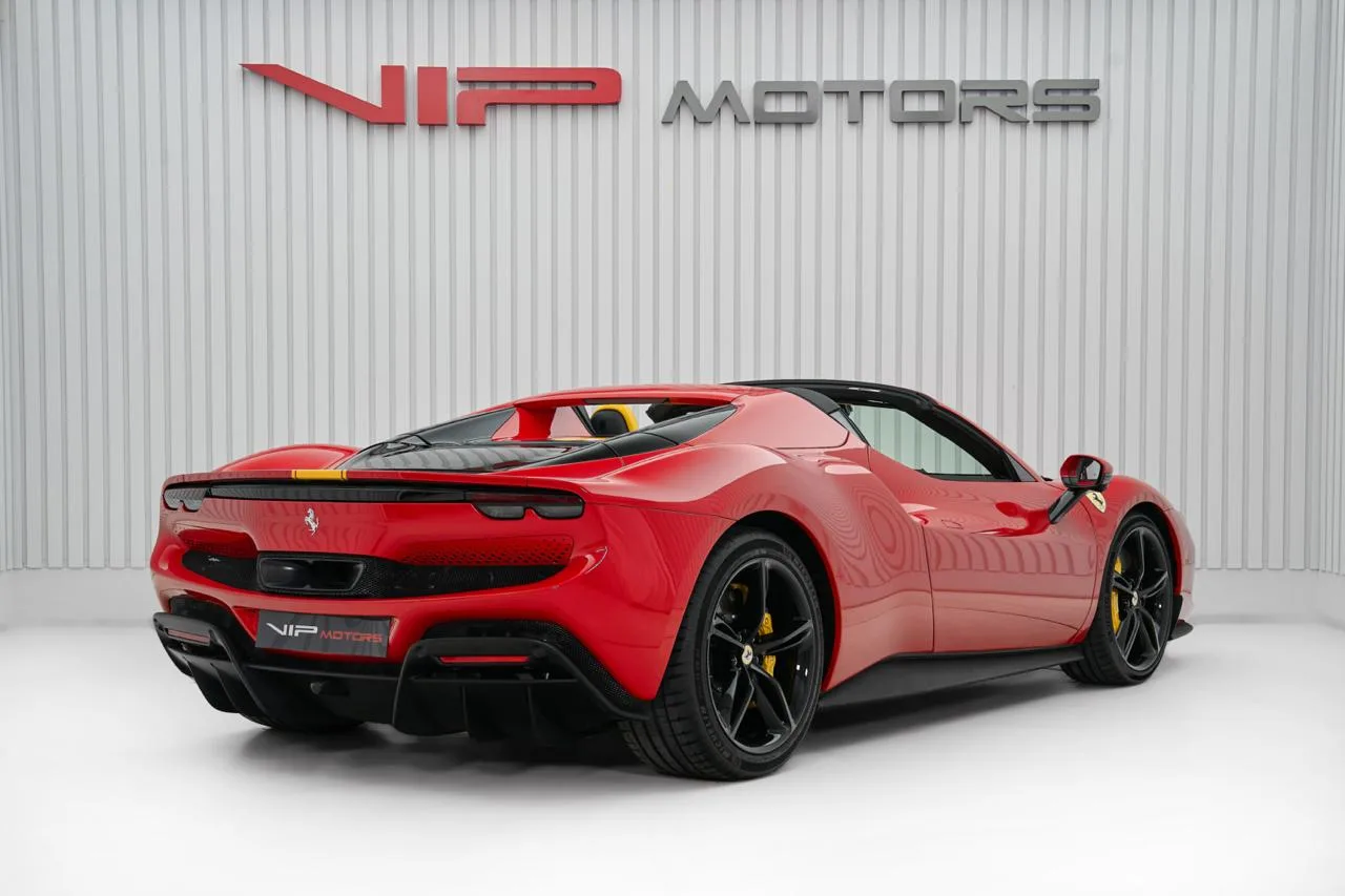 2026 Ferrari 296 GTS, 6/13