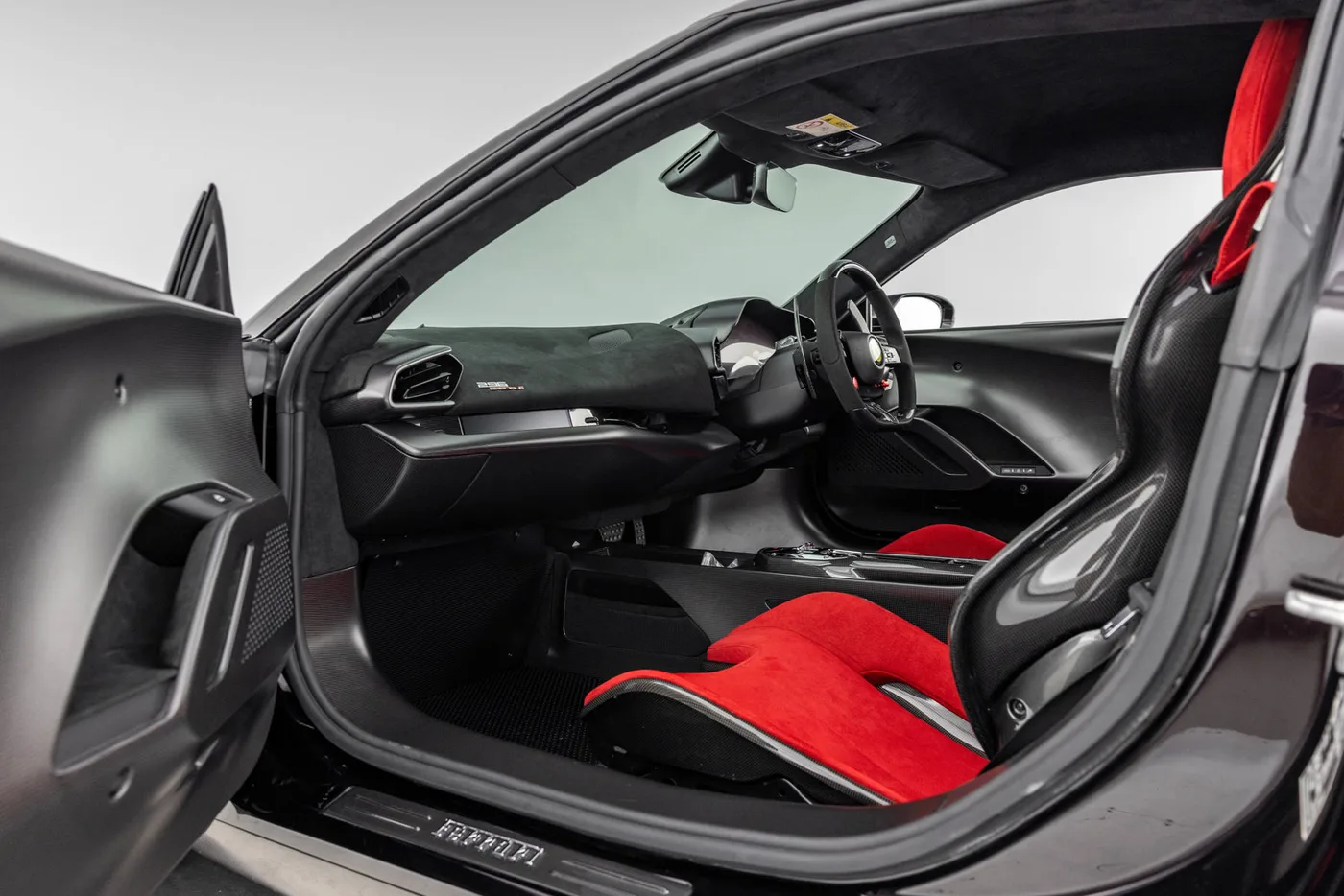 2026 Ferrari 296 Speciale angeboten von einer Vertragshändlergruppe in Hatfield, Vereinigtes Königreich, Foto 19 von 25