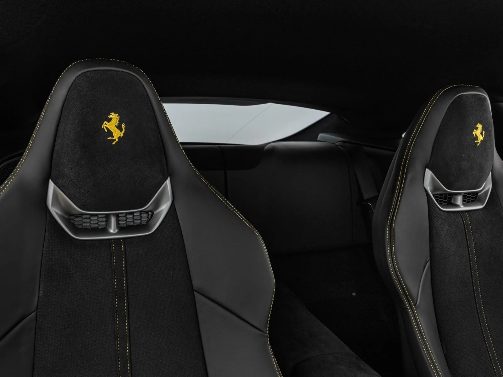 2026 Ferrari Amalfi, 18/27