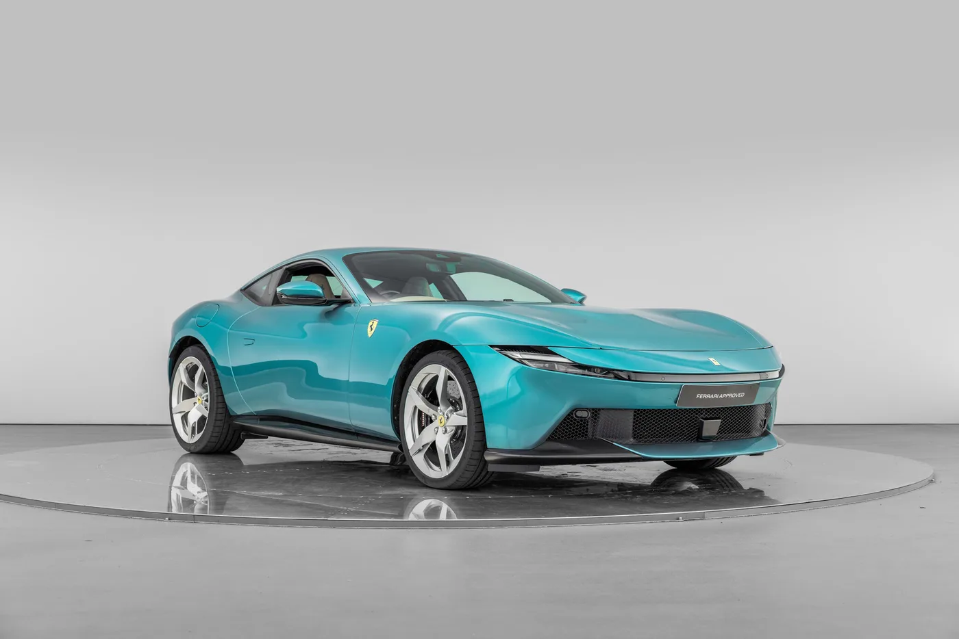 2026 Ferrari Amalfi proposée par un groupe de concessions agréées à Hatfield, Royaume-Uni, photo 3 sur 25