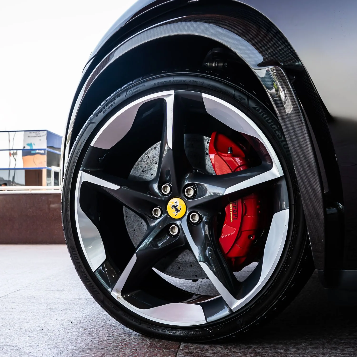 2026 Ferrari Purosangue angeboten von einem Fachhändler in Dubai, Vereinigte Arabische Emirate, Foto 6 von 14