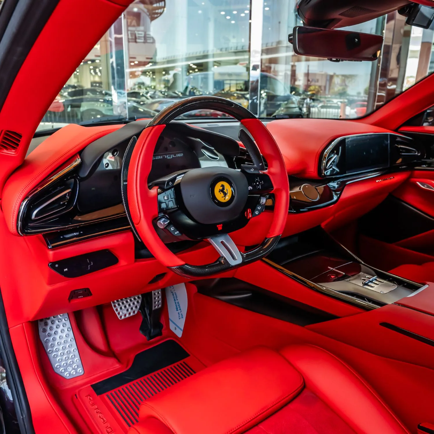 2026 Ferrari Purosangue angeboten von einem Fachhändler in Dubai, Vereinigte Arabische Emirate, Foto 11 von 14