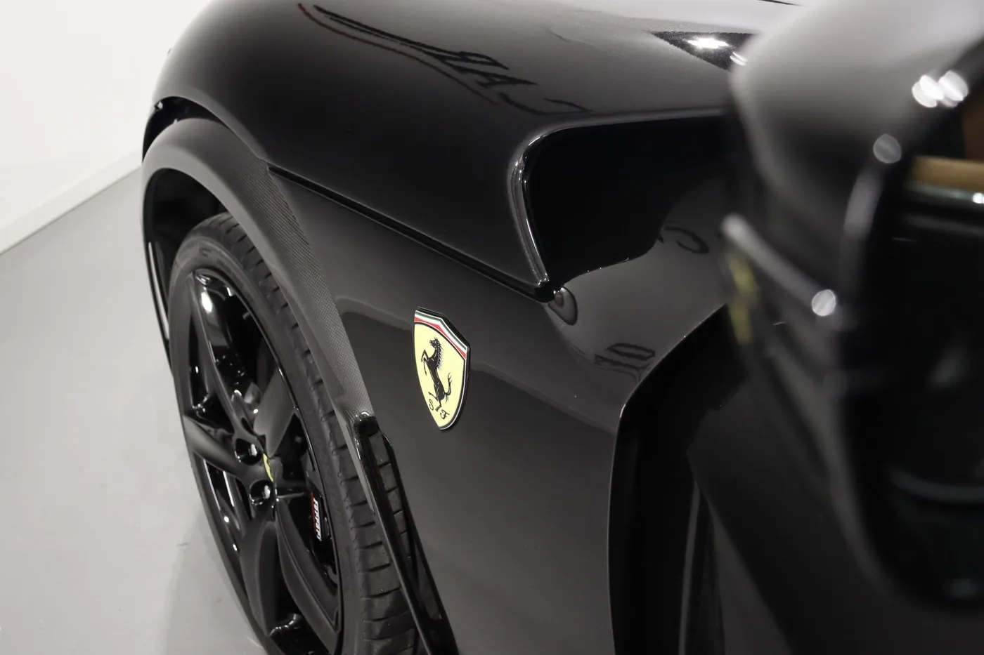 2026 Ferrari Purosangue angeboten von einem Supersportwagenhändler in Zibido San Giacomo, Italien, Foto 8 von 25