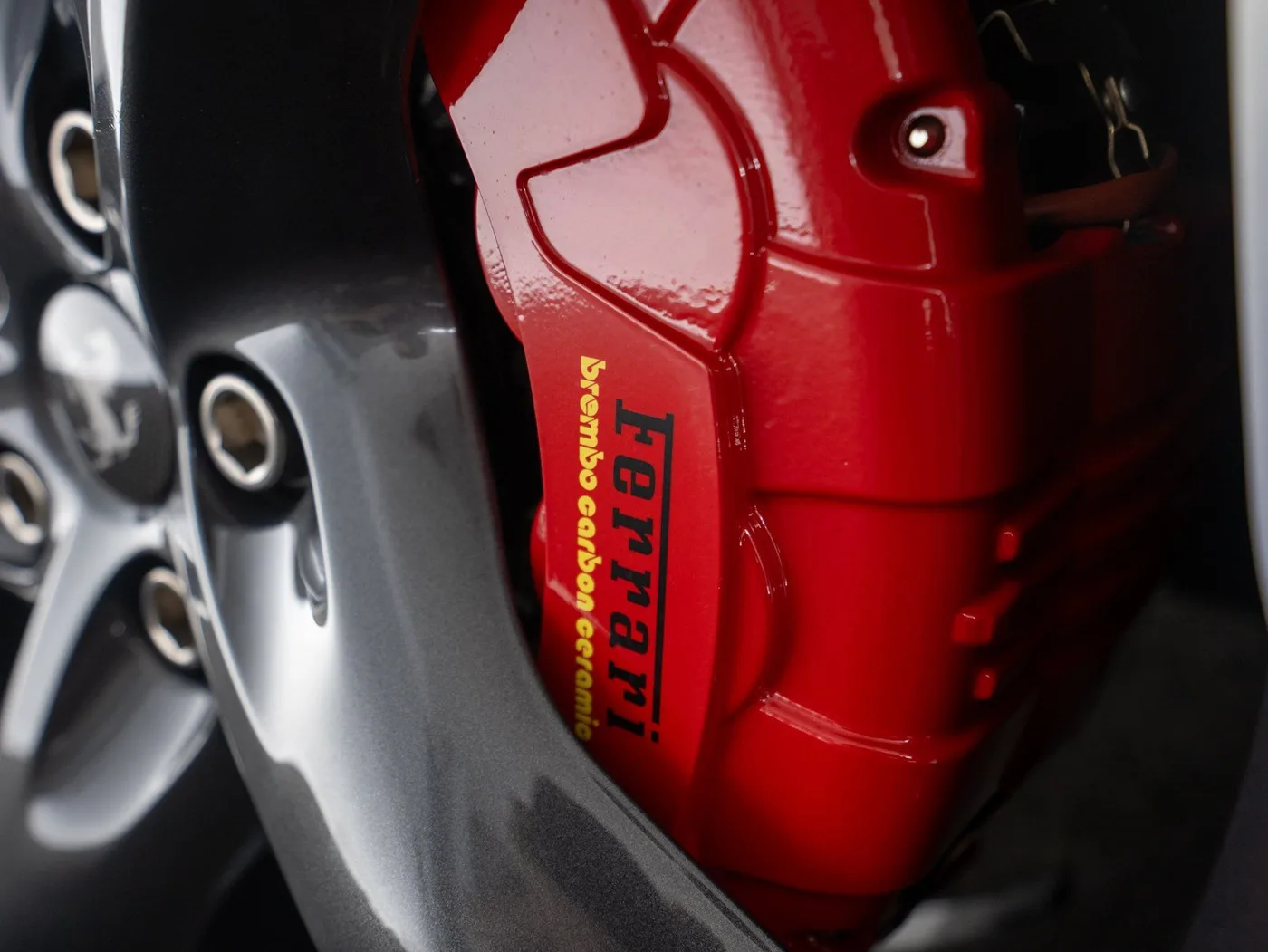2026 Ferrari Purosangue verkauft von einem Fachhändler in Singen, Deutschland, Foto 13 von 15
