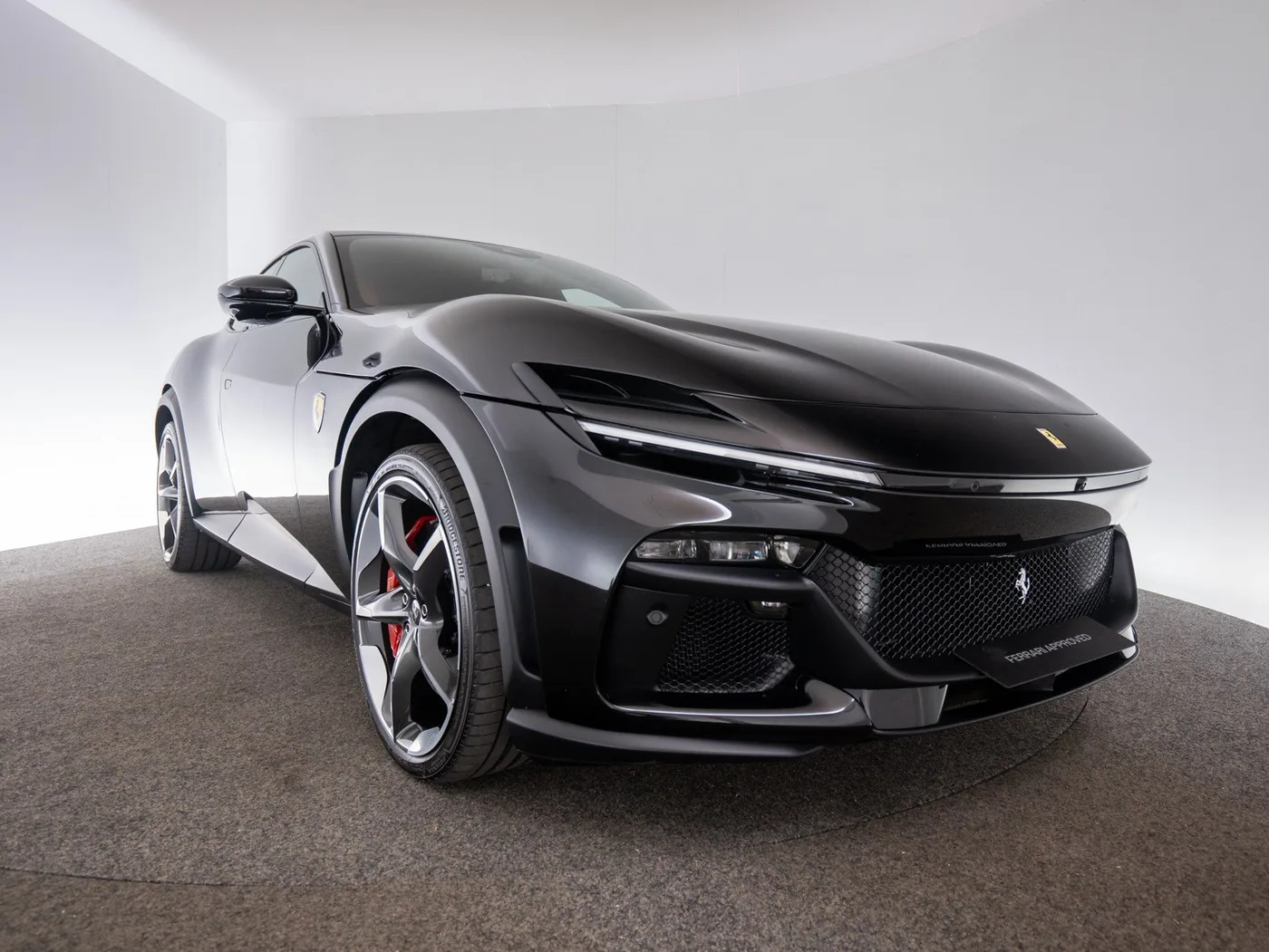 2026 Ferrari Purosangue verkauft von einem Fachhändler in Singen, Deutschland, Foto 14 von 15