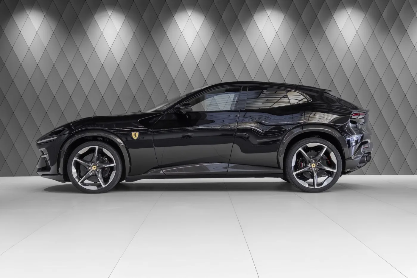 2026 Ferrari Purosangue angeboten von einem Supersportwagenhändler in Schenefeld, Deutschland, Foto 4 von 25