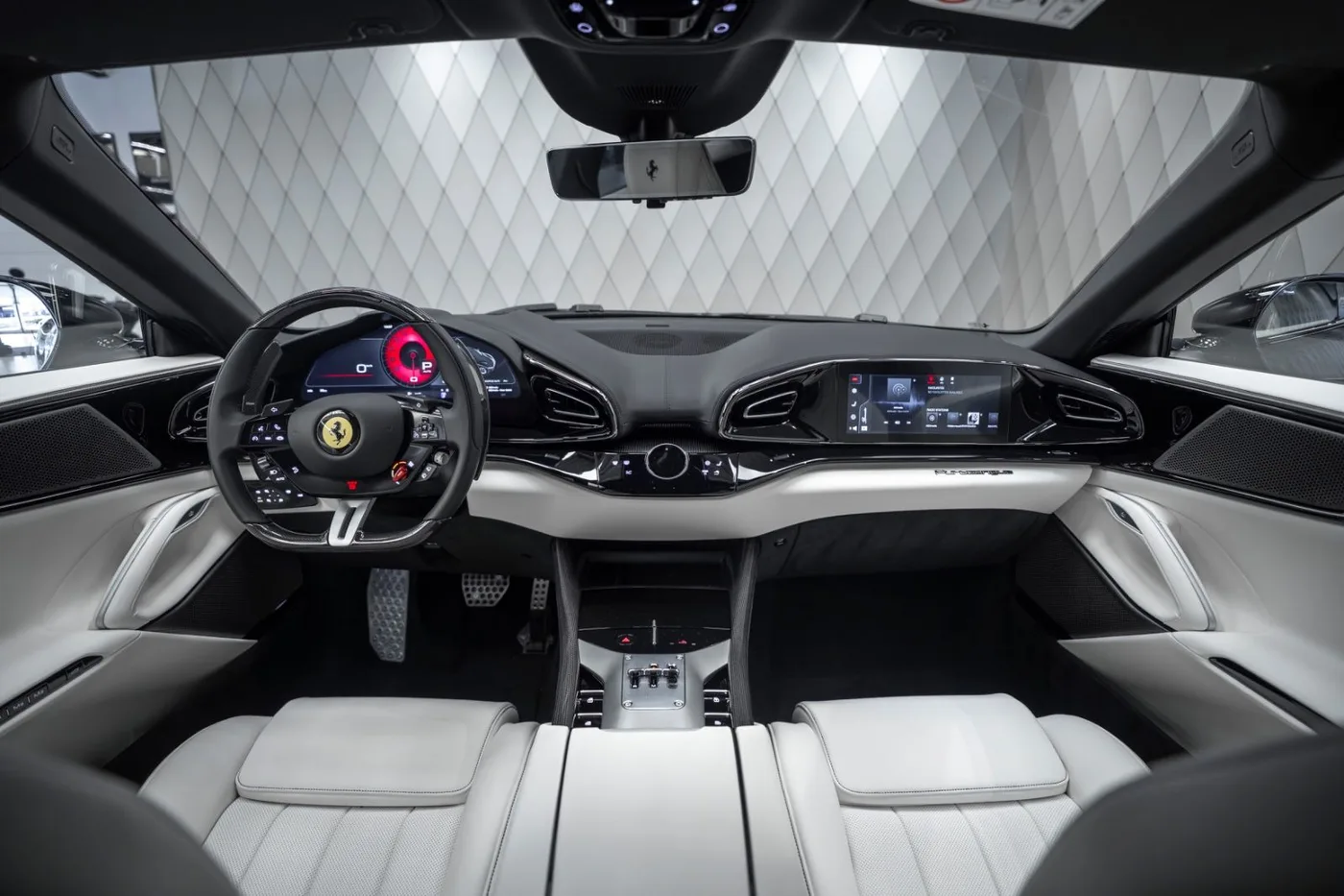 2026 Ferrari Purosangue angeboten von einem Supersportwagenhändler in Schenefeld, Deutschland, Foto 18 von 25