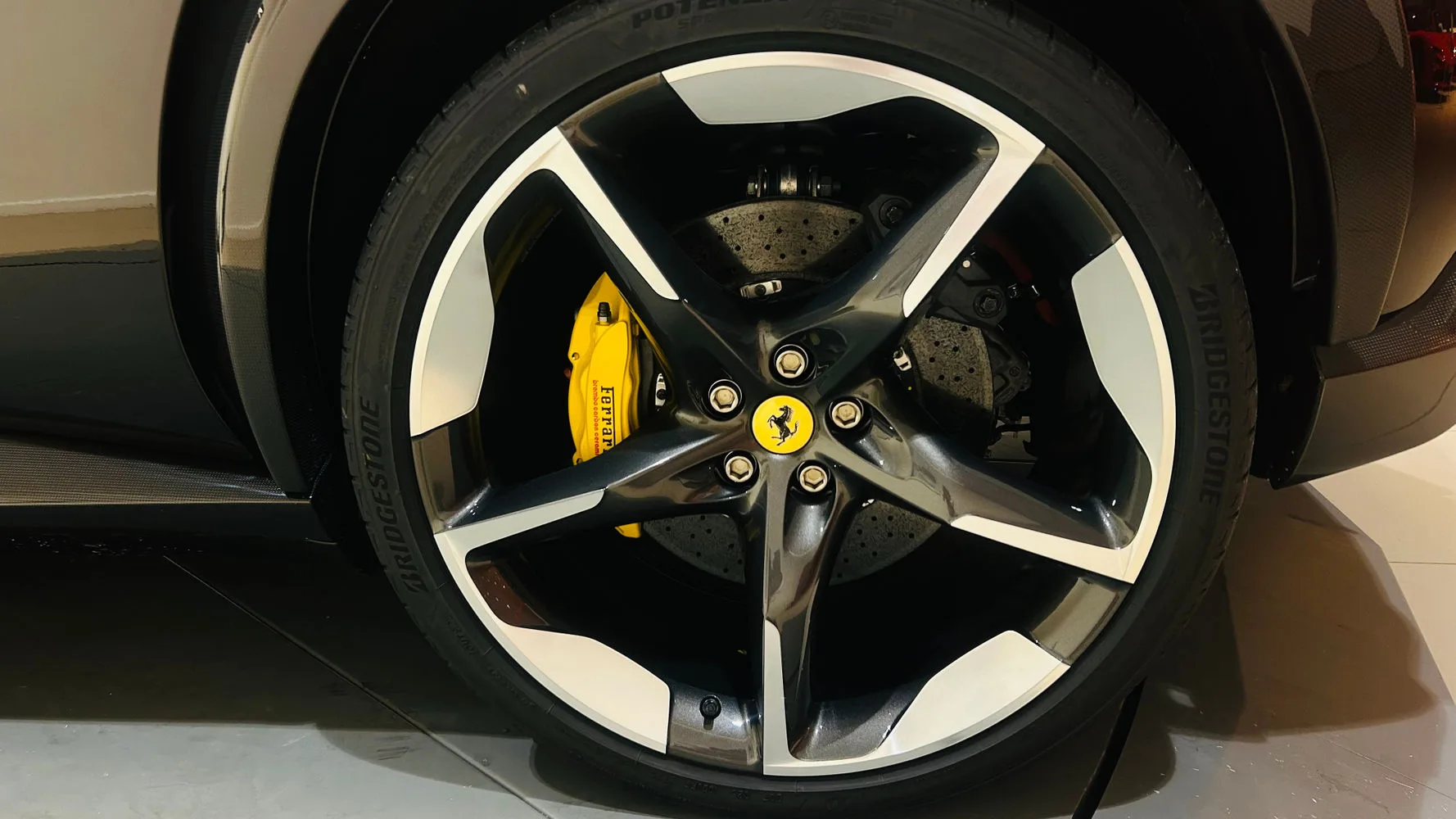 2026 Ferrari Purosangue, 28/30