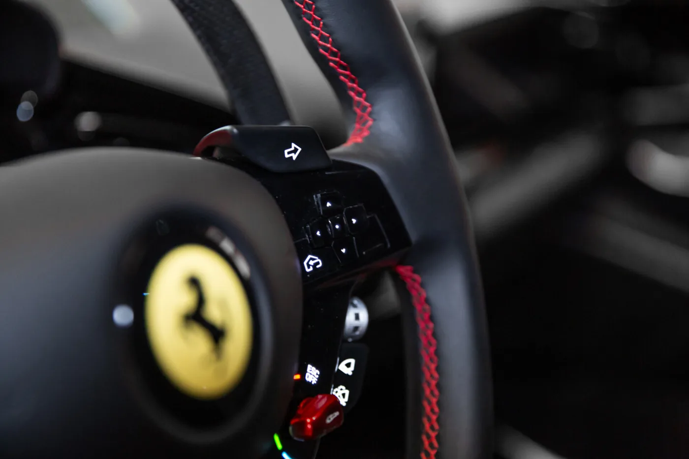 2026 Ferrari Purosangue proposée par un concessionnaire spécialisé à Hengelo, Pays-Bas, photo 11 sur 15